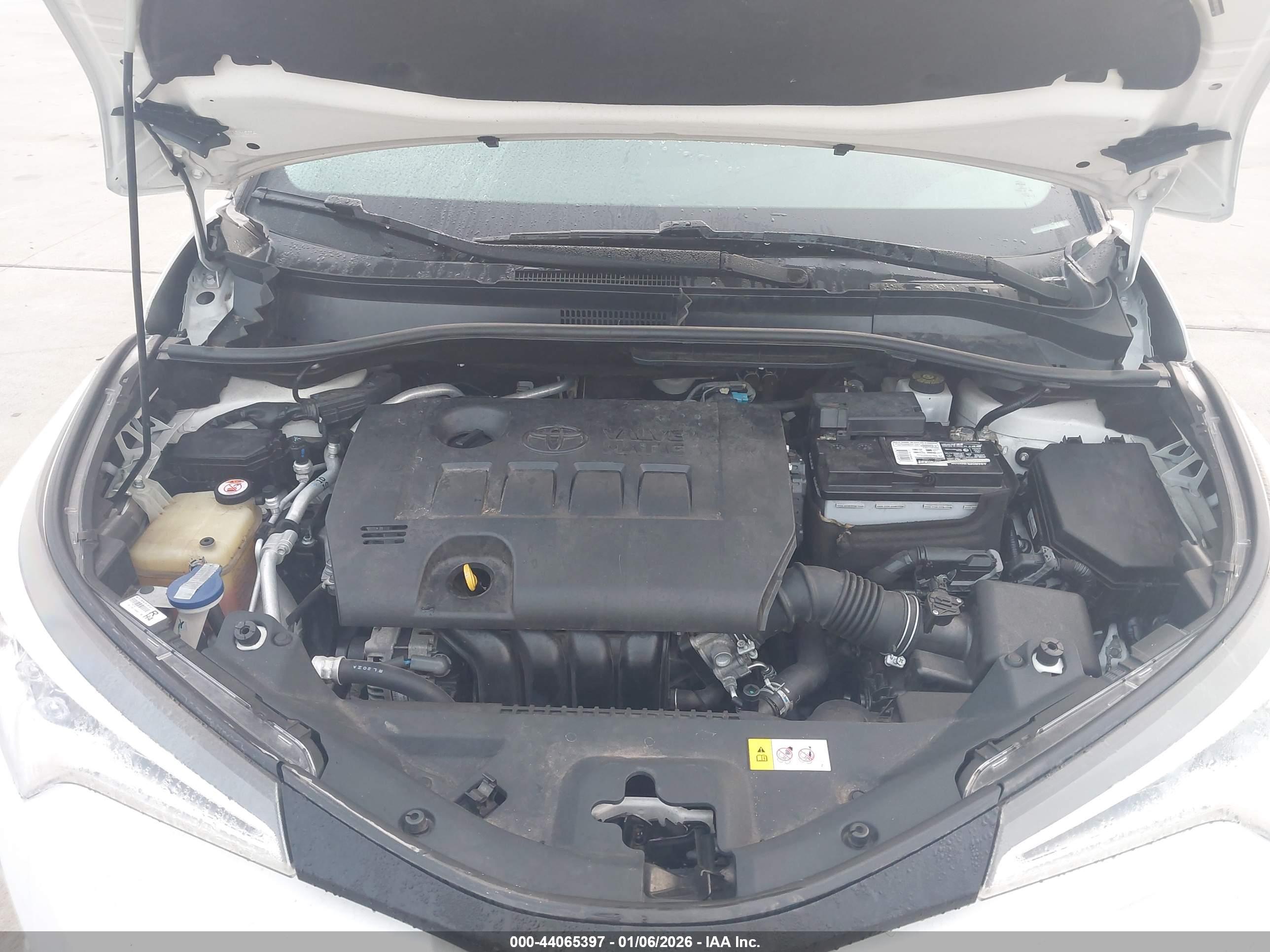 TOYOTA C-HR image 10