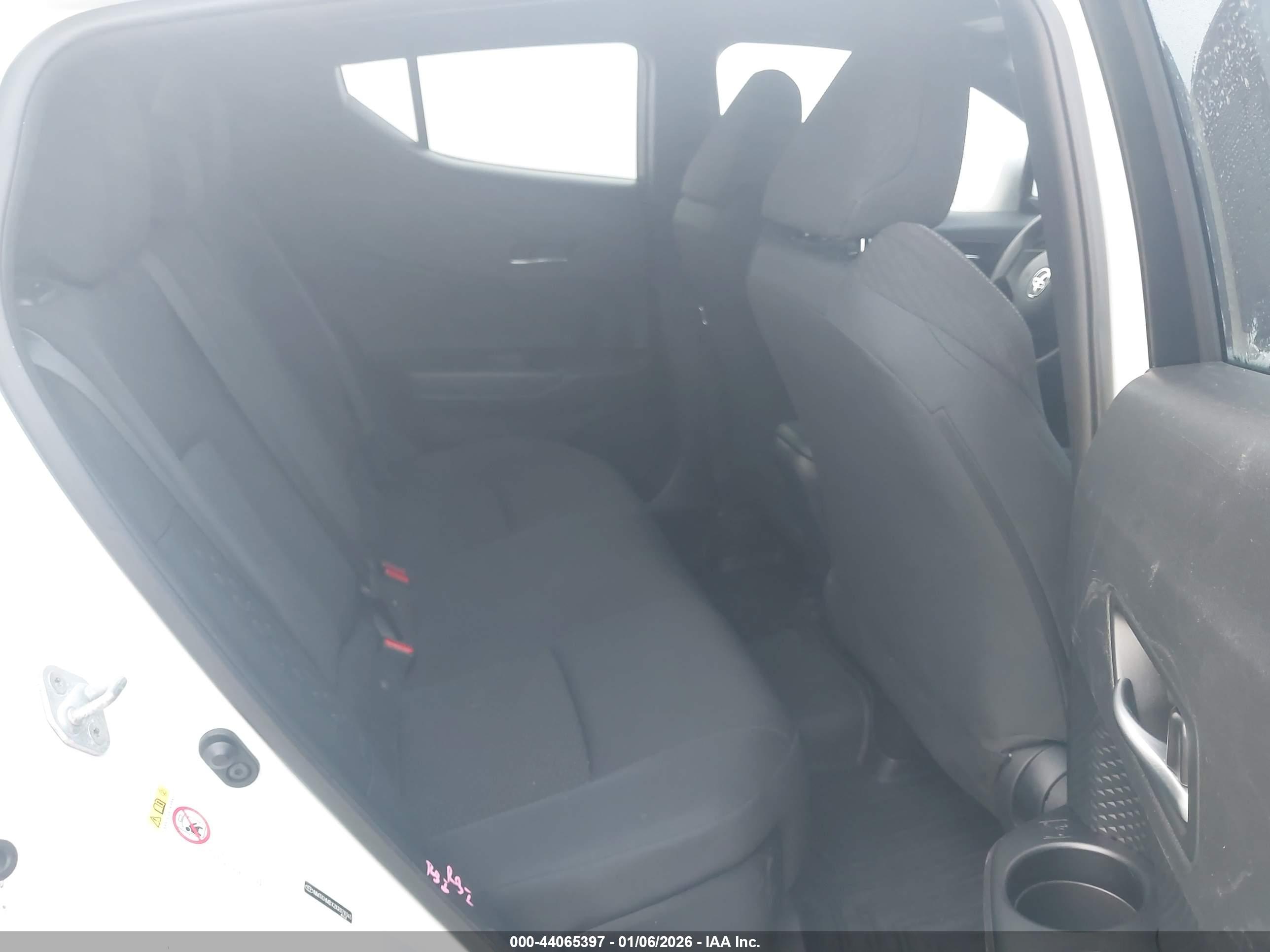 TOYOTA C-HR image 8