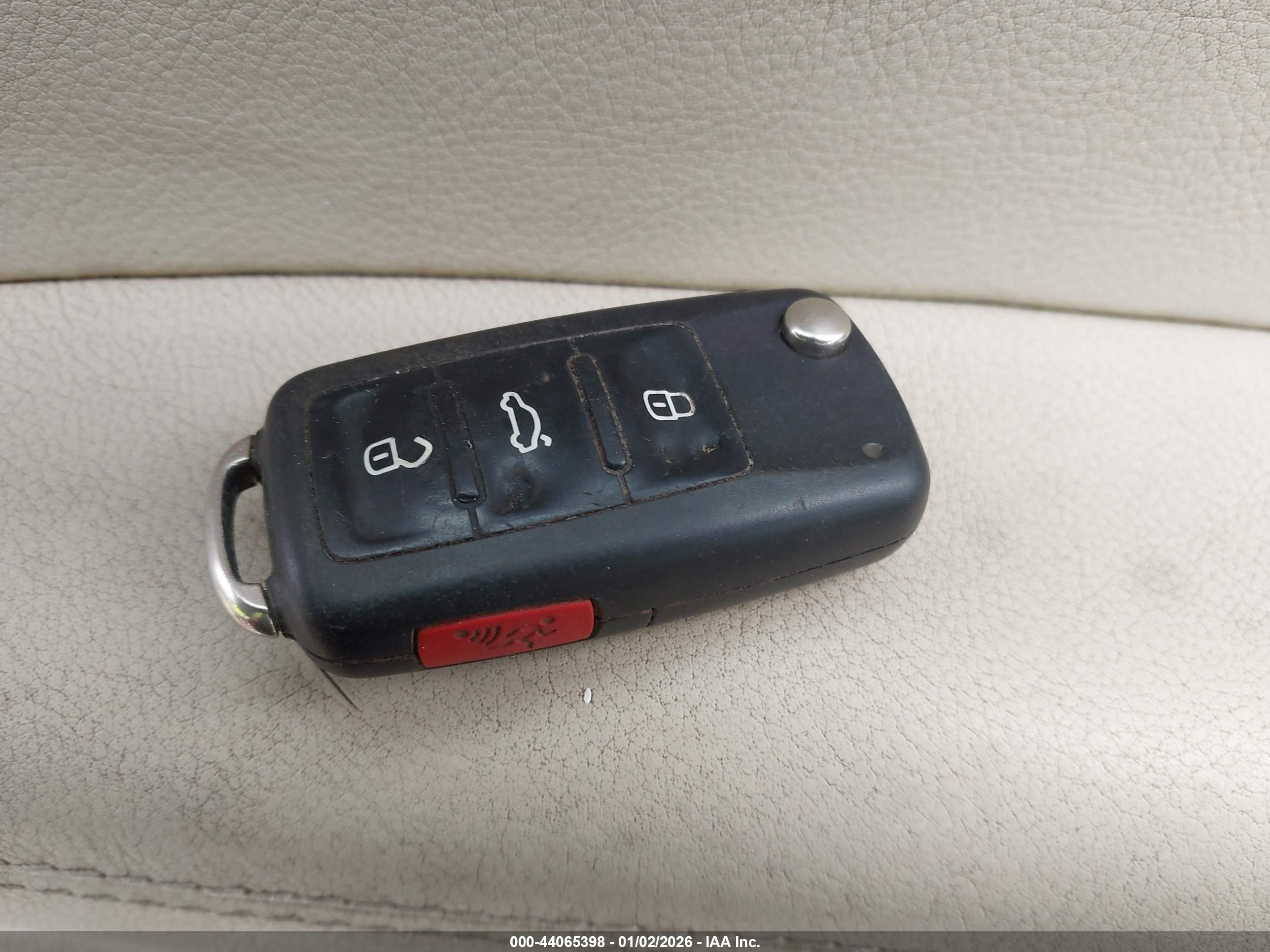 VOLKSWAGEN TIGUAN image 11