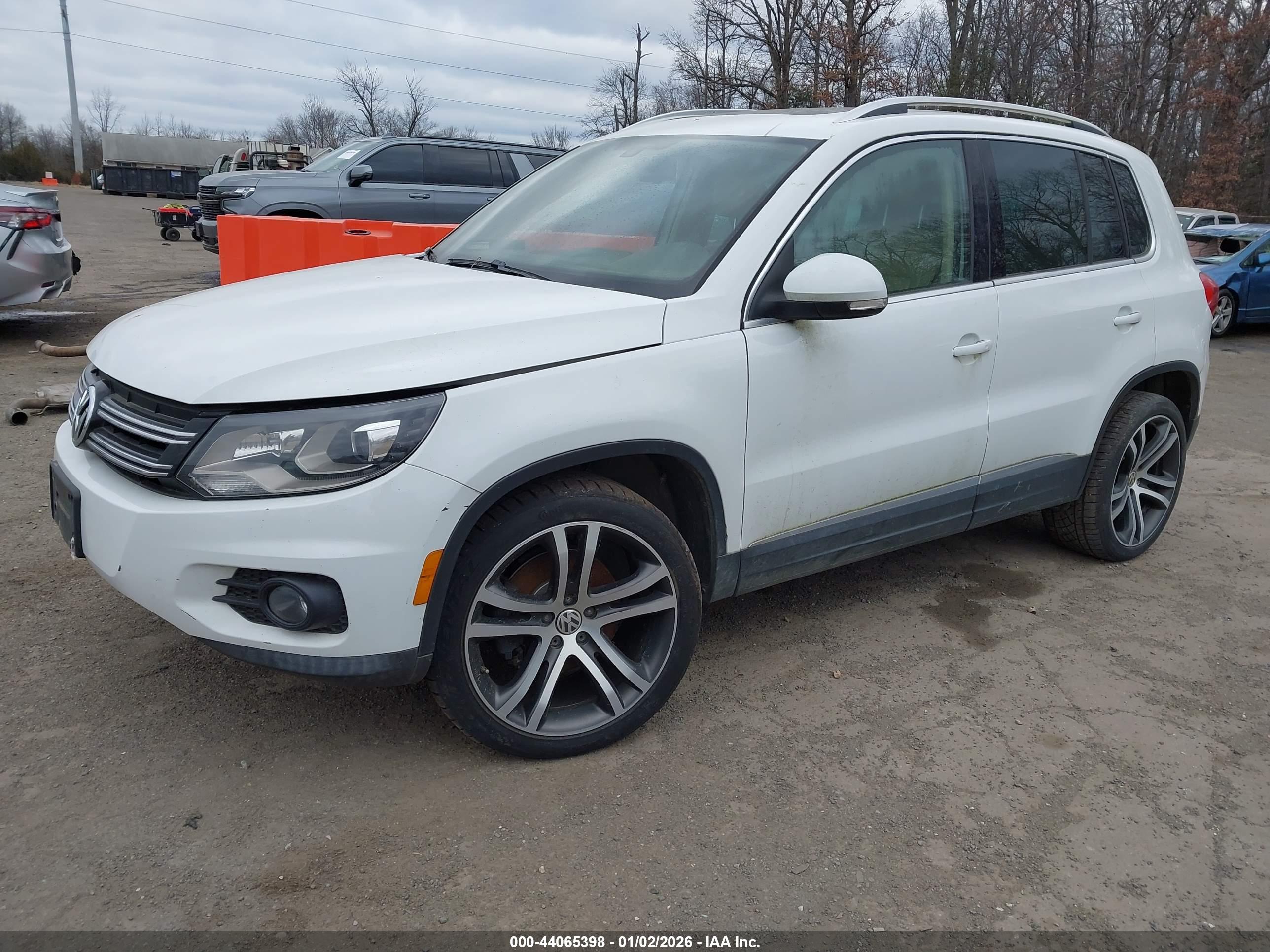 VOLKSWAGEN TIGUAN image 2