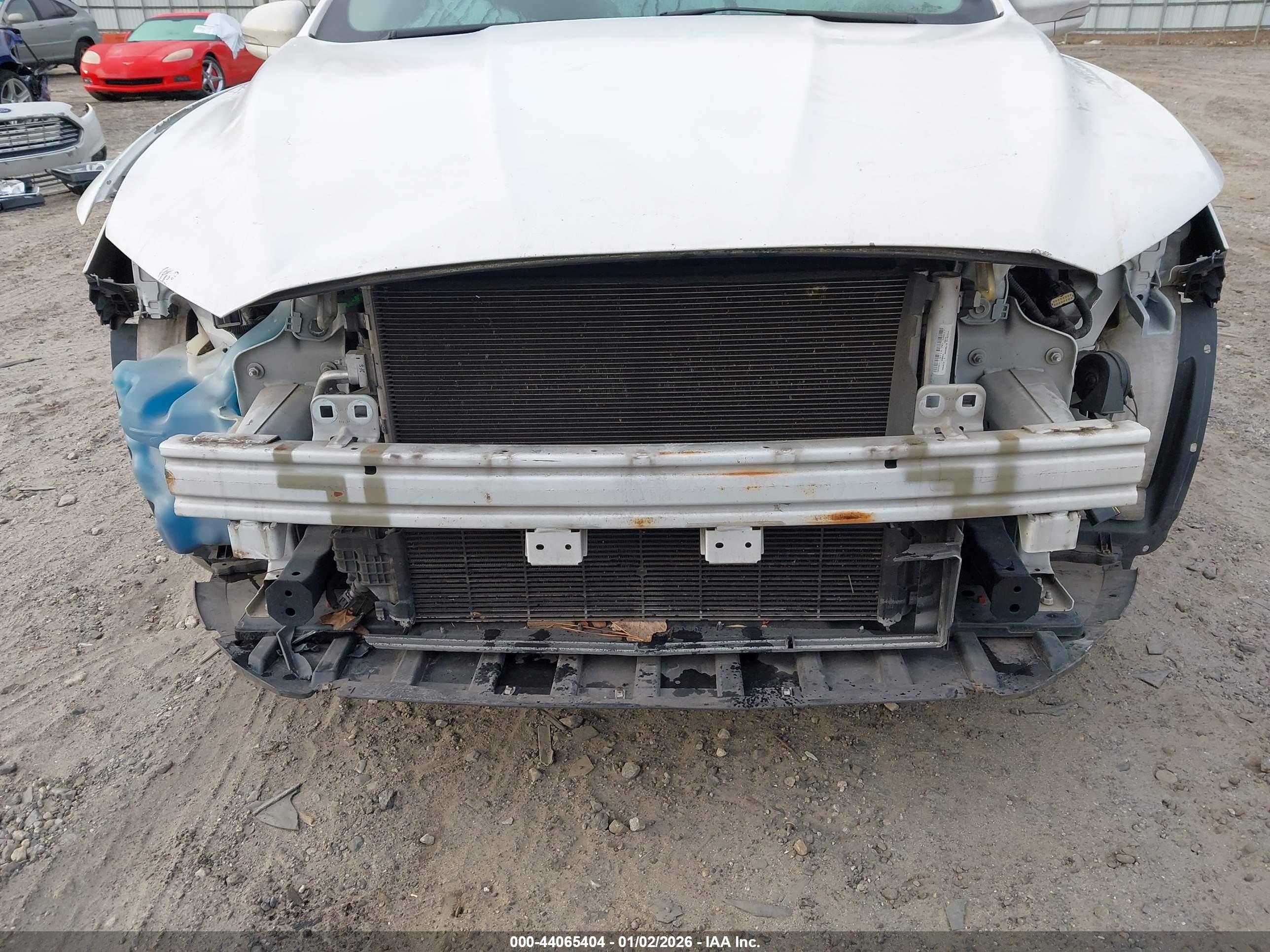 FORD FUSION image 6