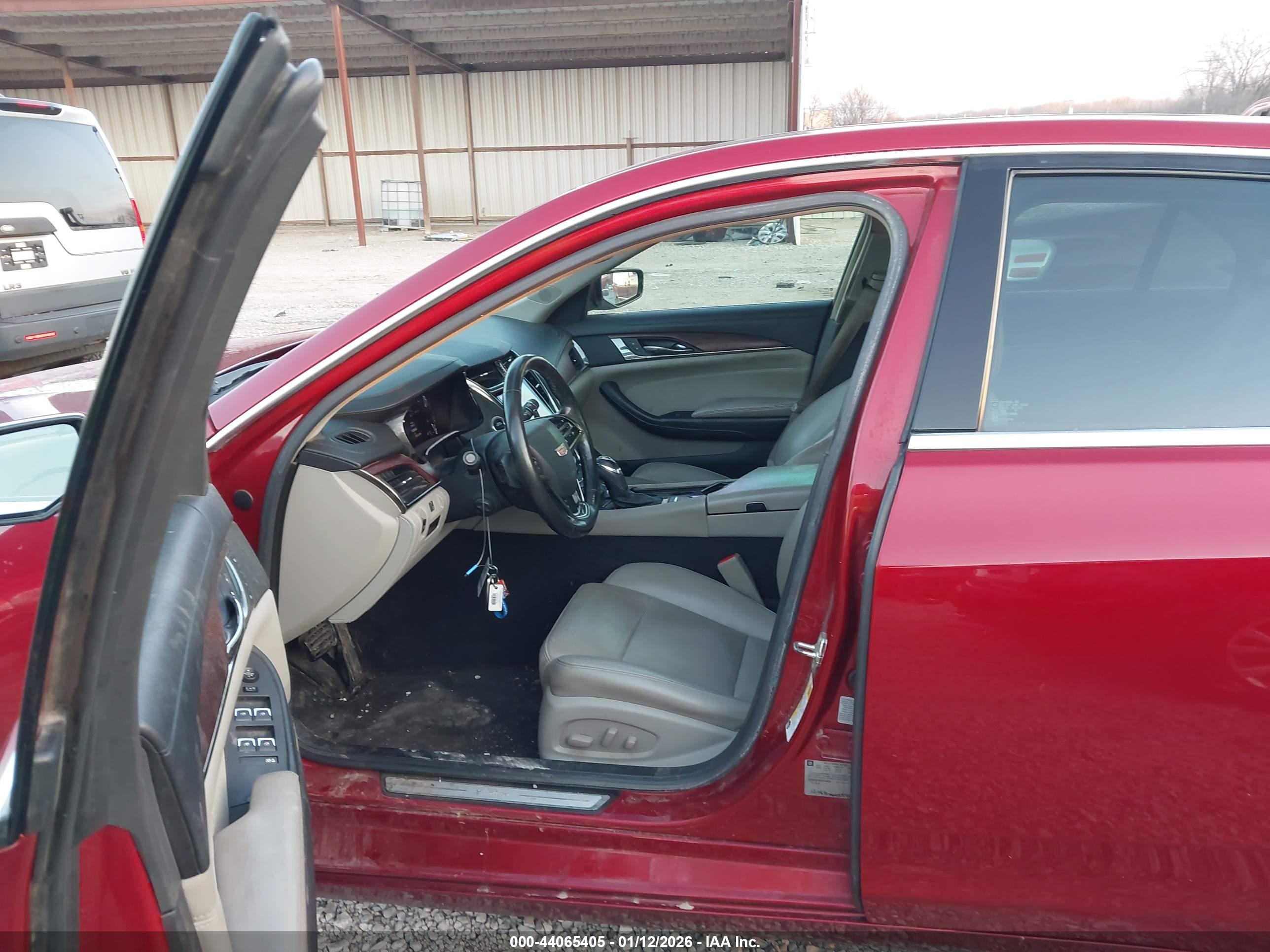 CADILLAC CTS image 10