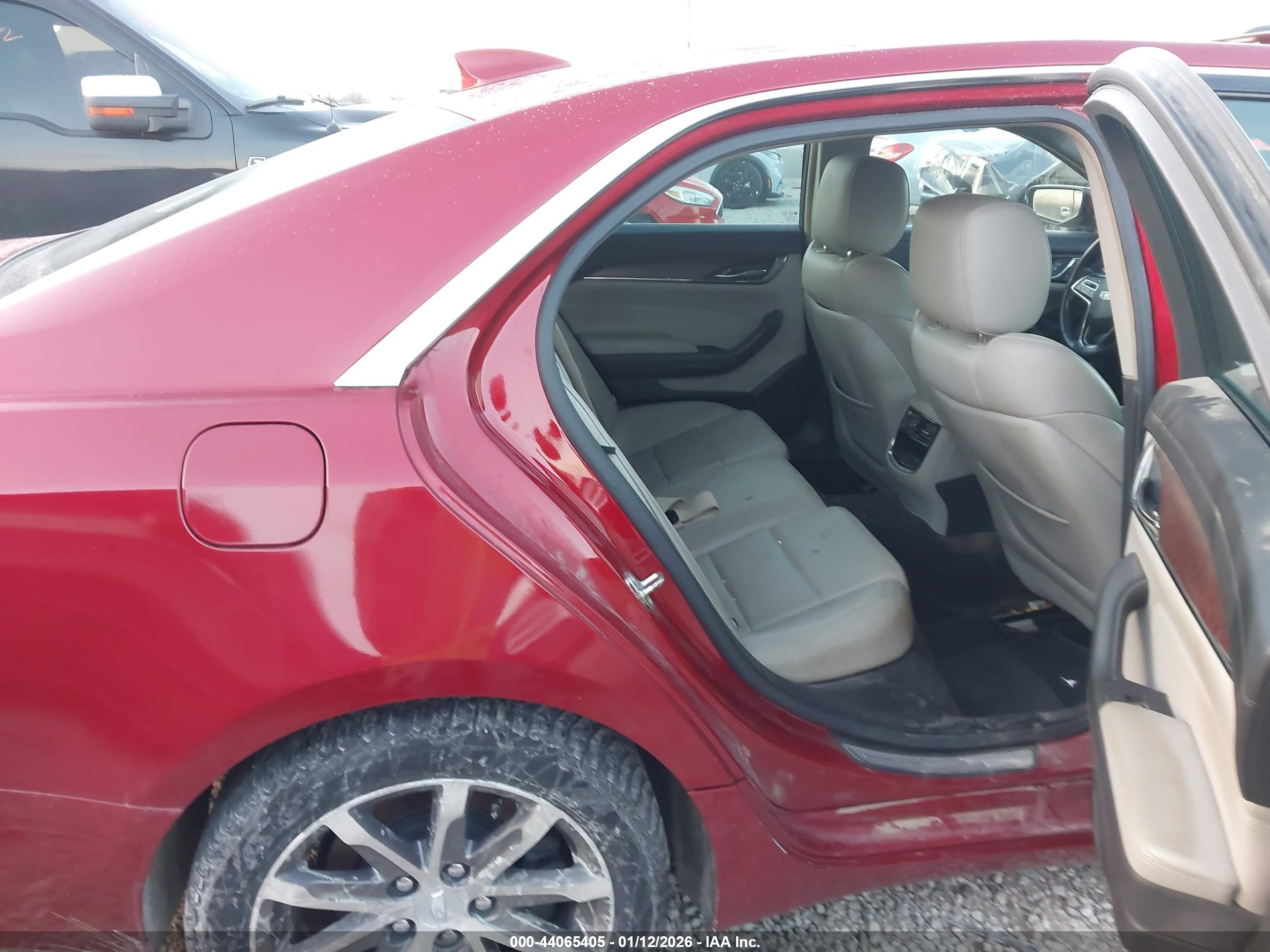 CADILLAC CTS image 8