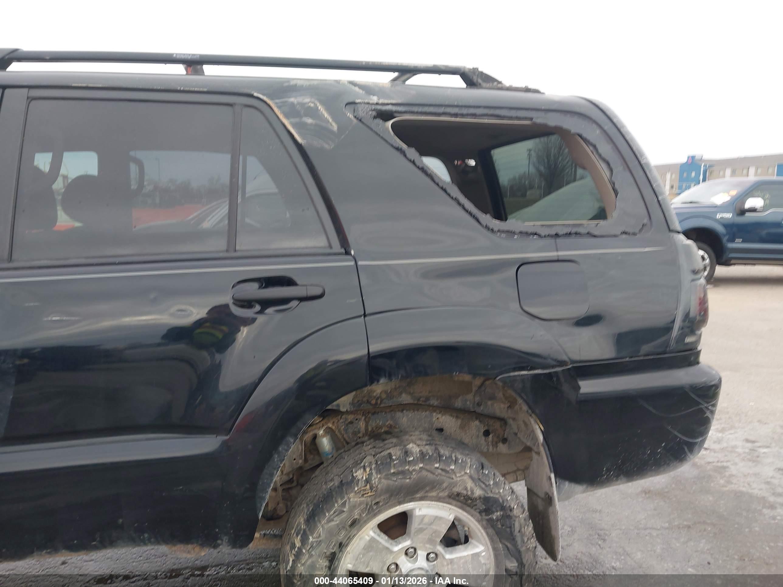 TOYOTA 4RUNNER image 6