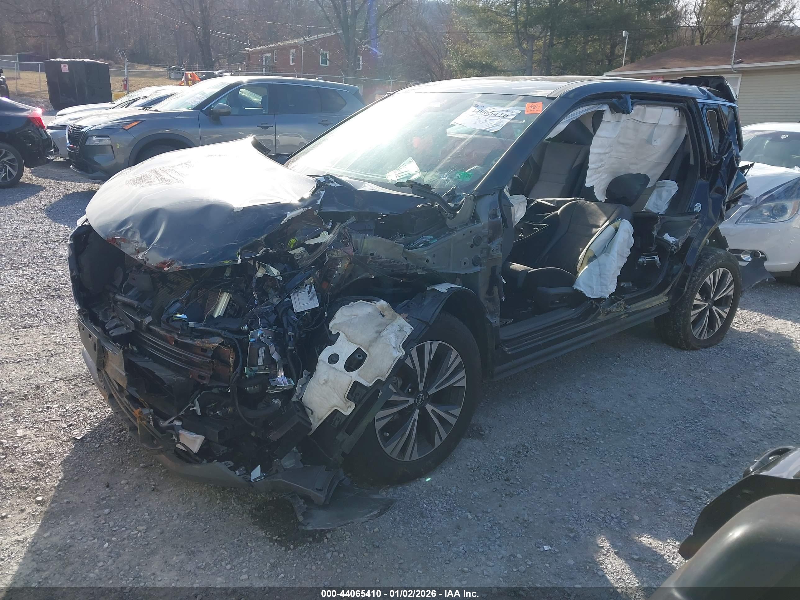 NISSAN ROGUE image 2