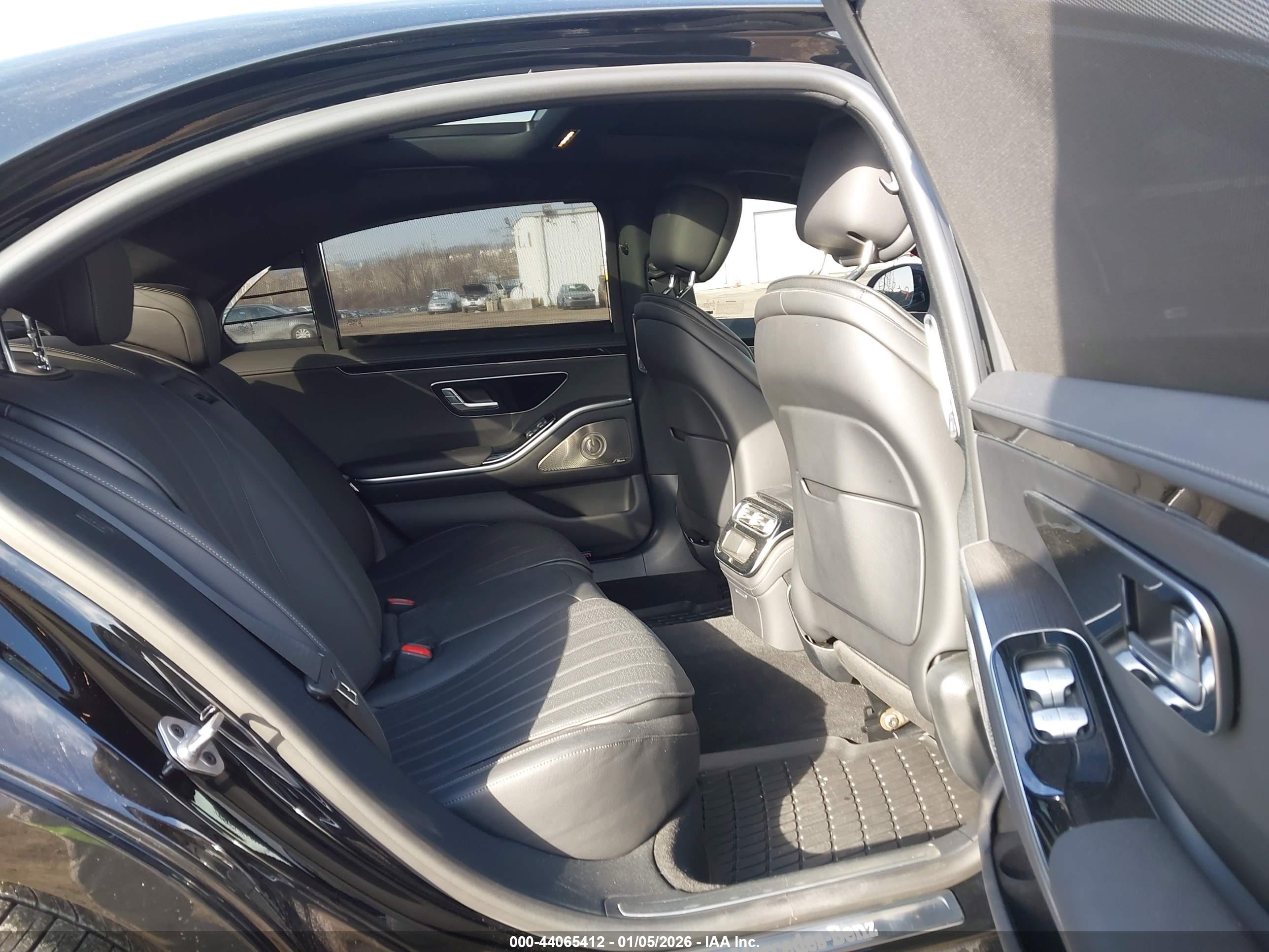 MERCEDES-BENZ S image 8