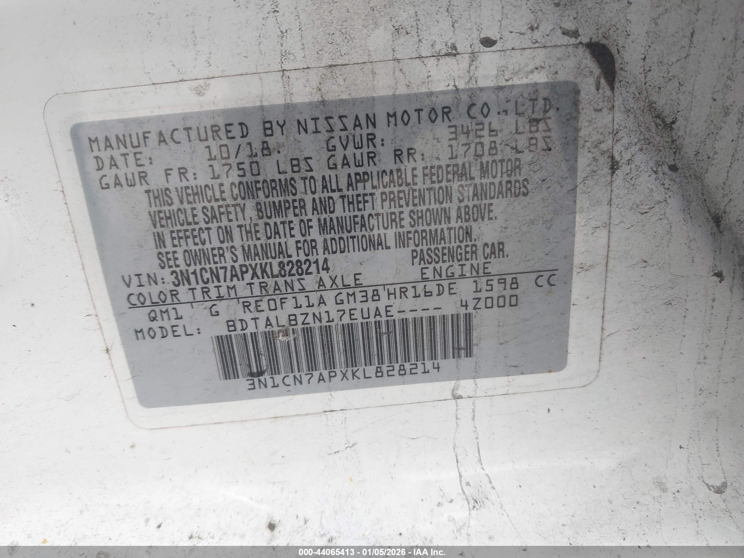 NISSAN VERSA image 9