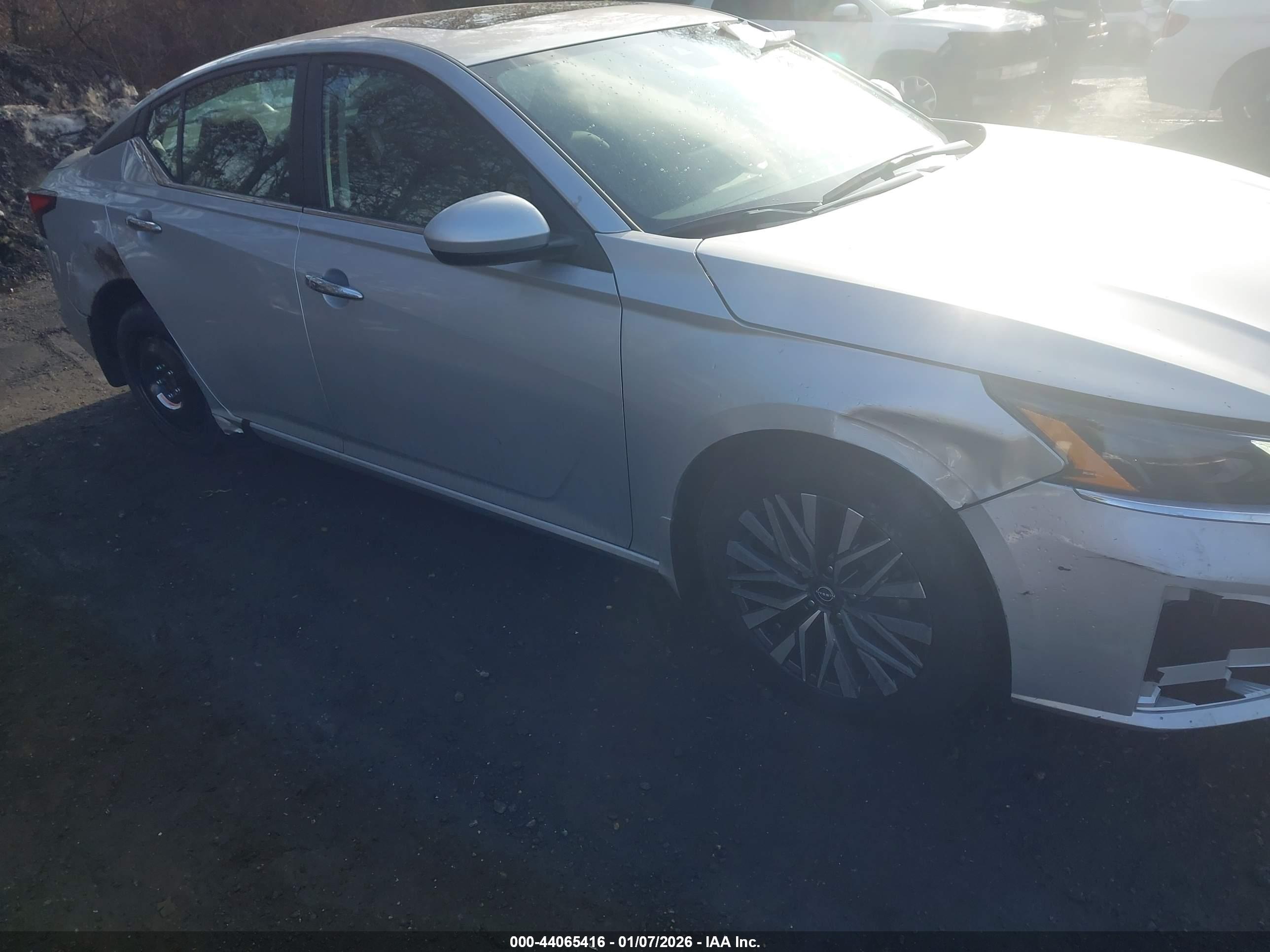 NISSAN ALTIMA image 6