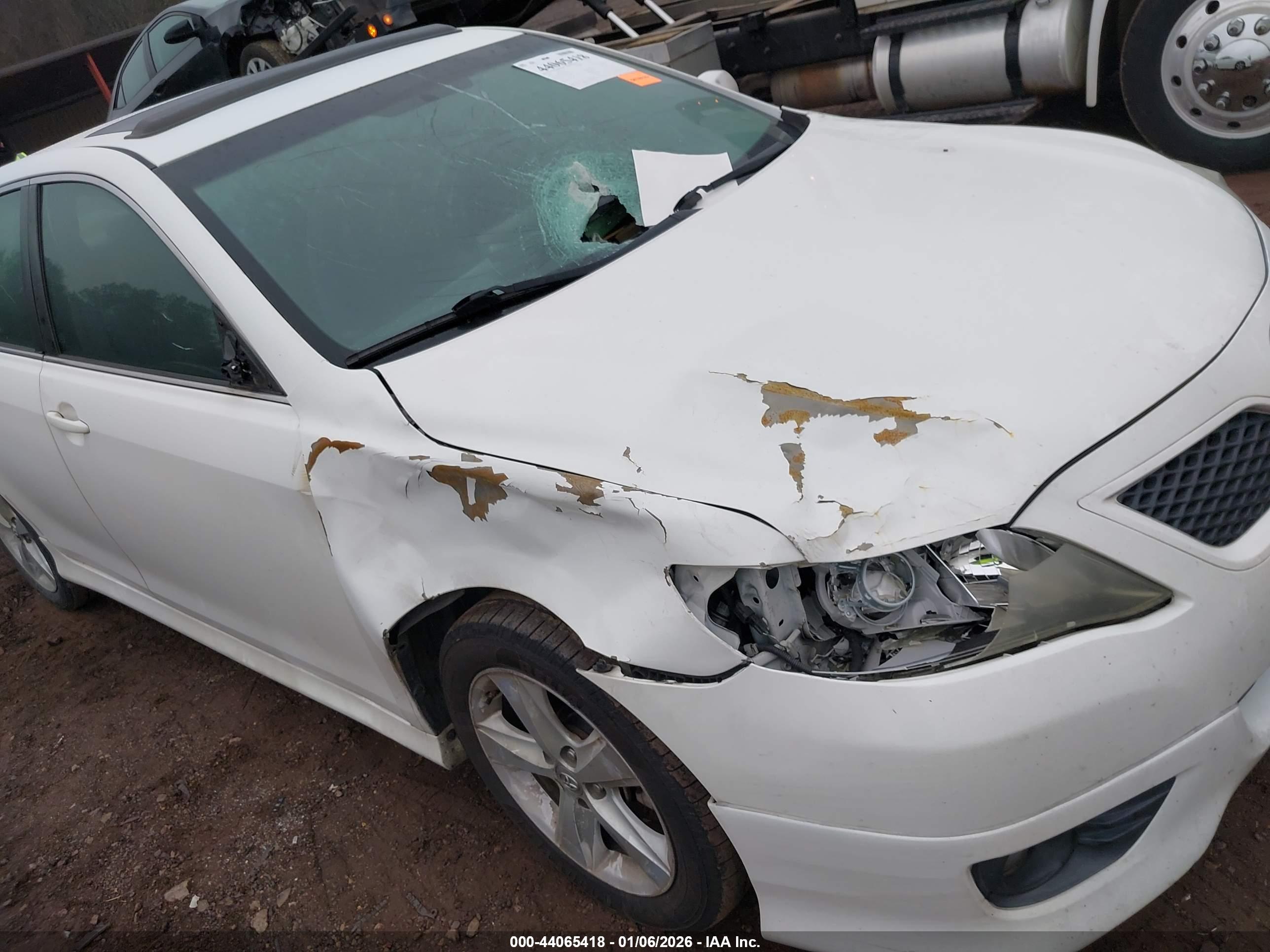TOYOTA CAMRY image 6