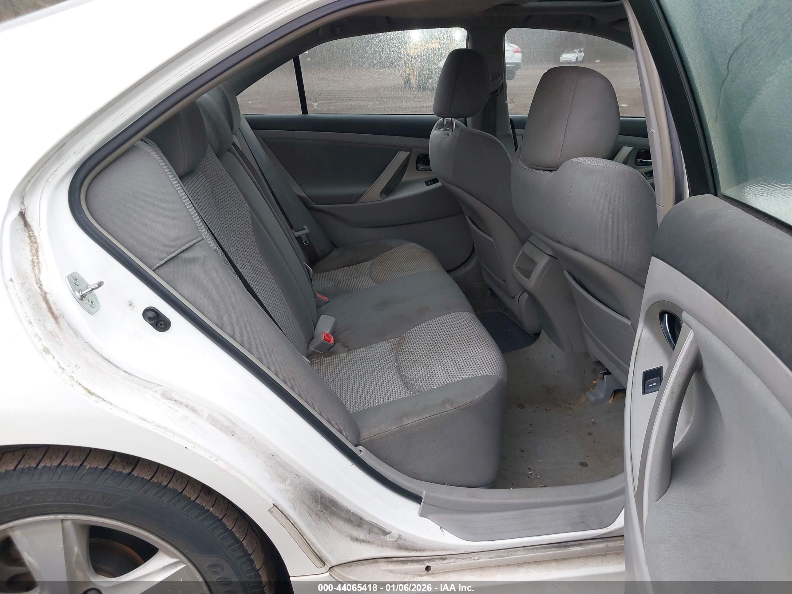 TOYOTA CAMRY image 8