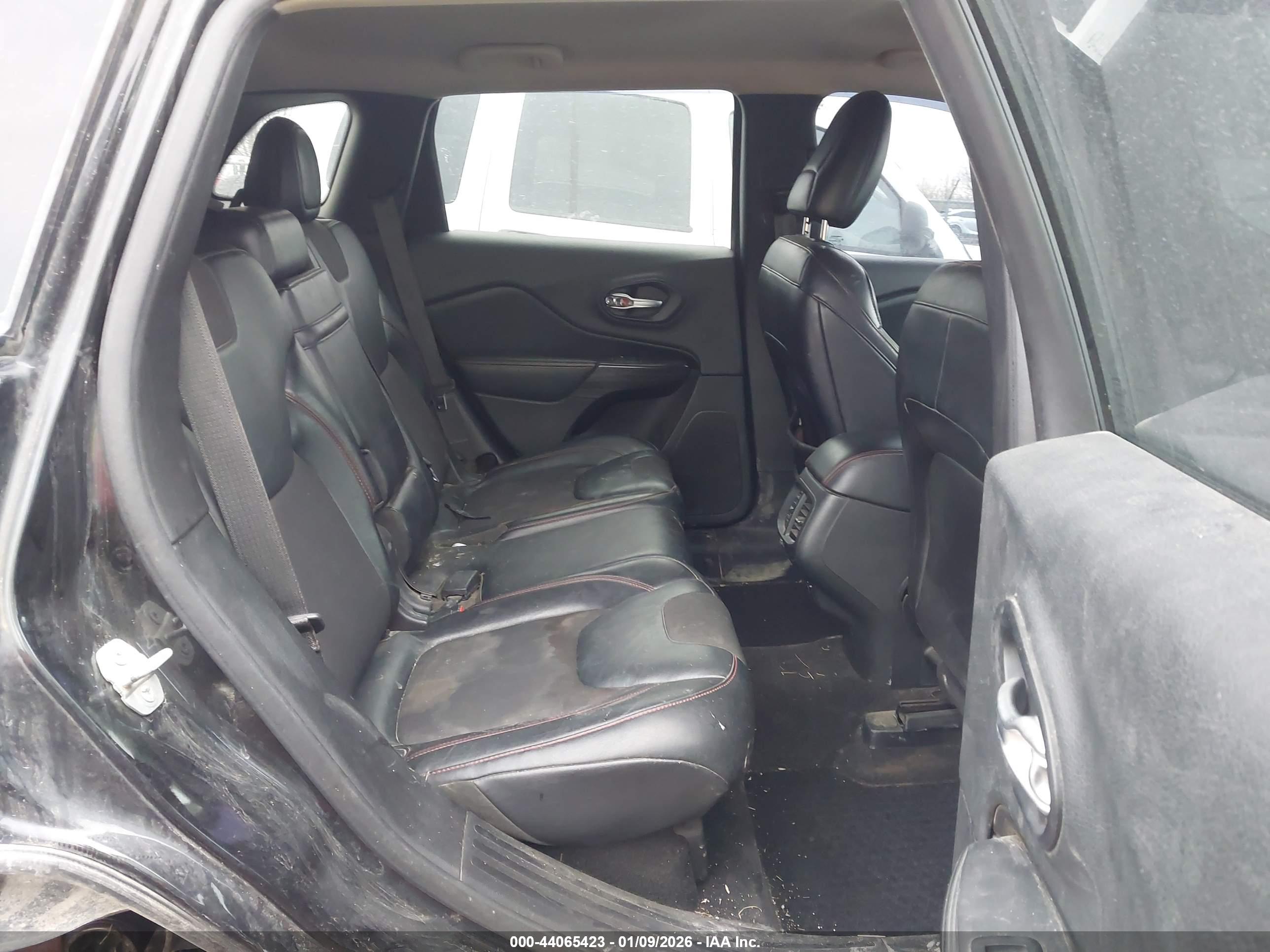 JEEP CHEROKEE image 8