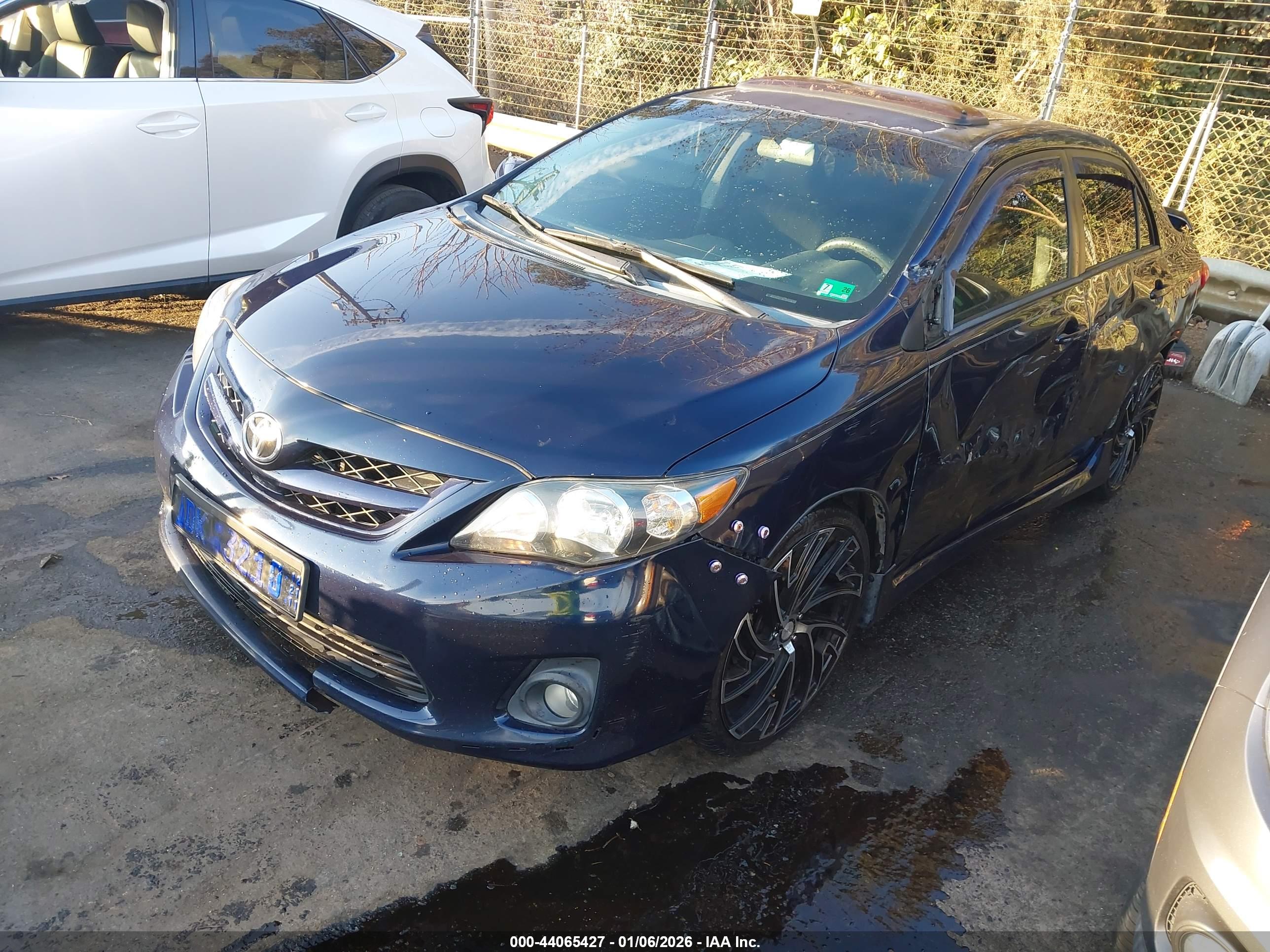 TOYOTA COROLLA image 2