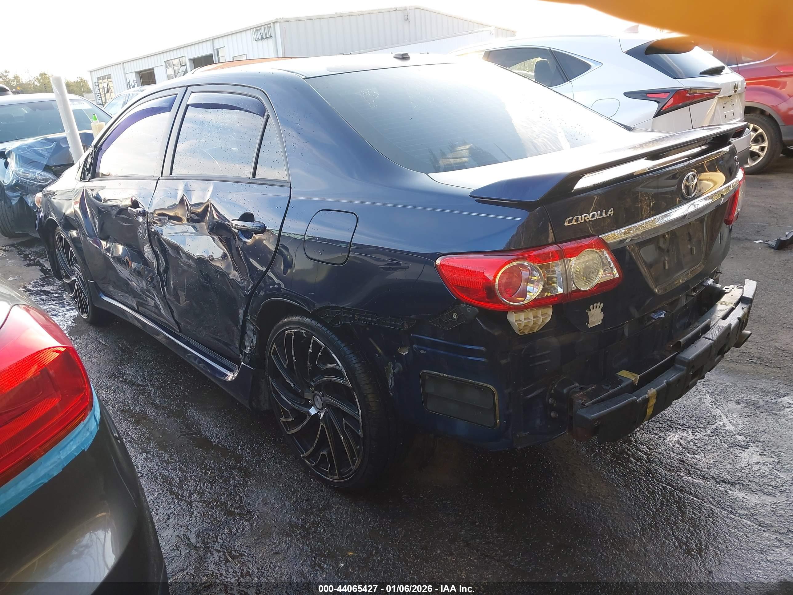 TOYOTA COROLLA image 3