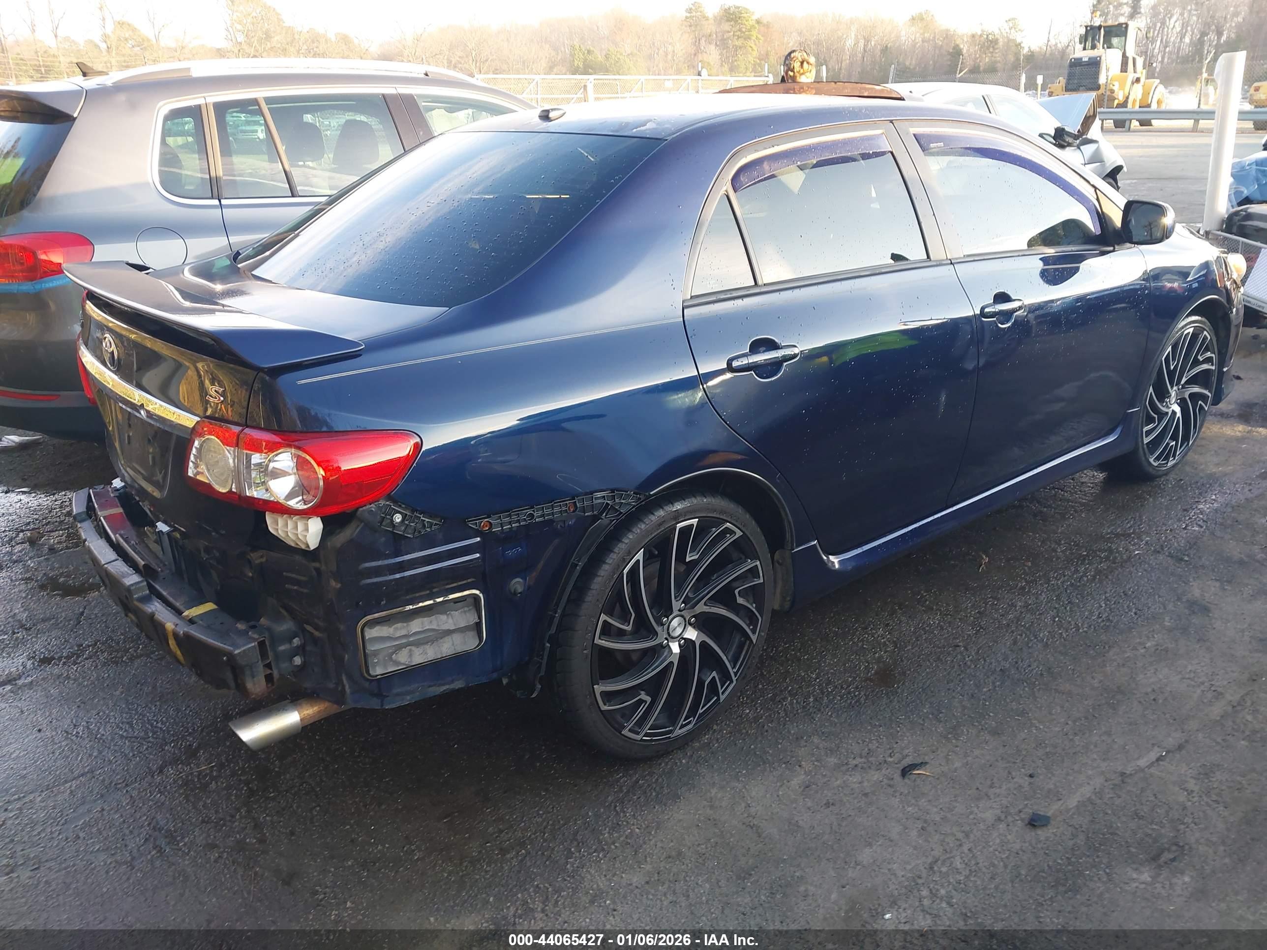 TOYOTA COROLLA image 4