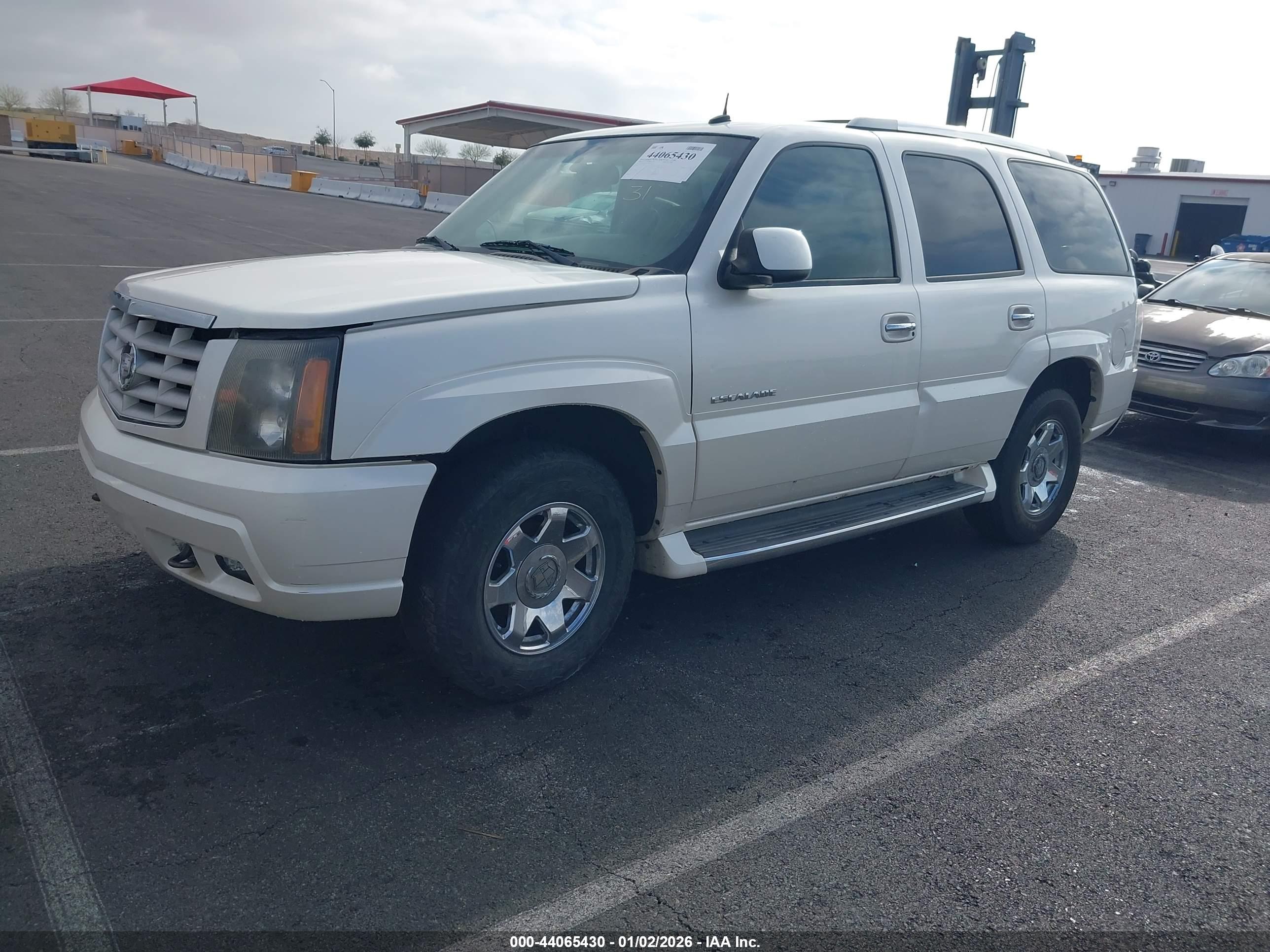 CADILLAC ESCALADE image 2