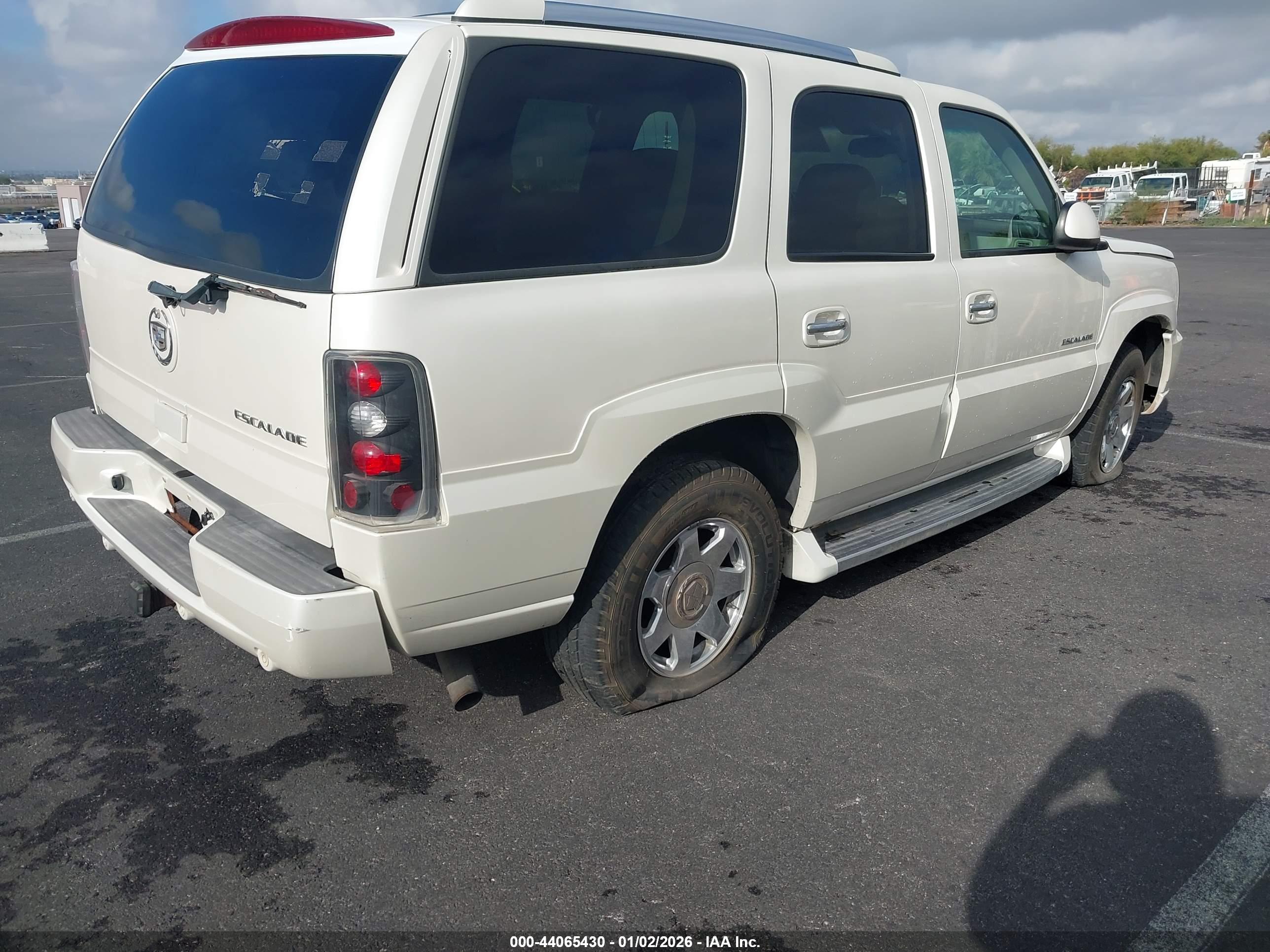 CADILLAC ESCALADE image 4