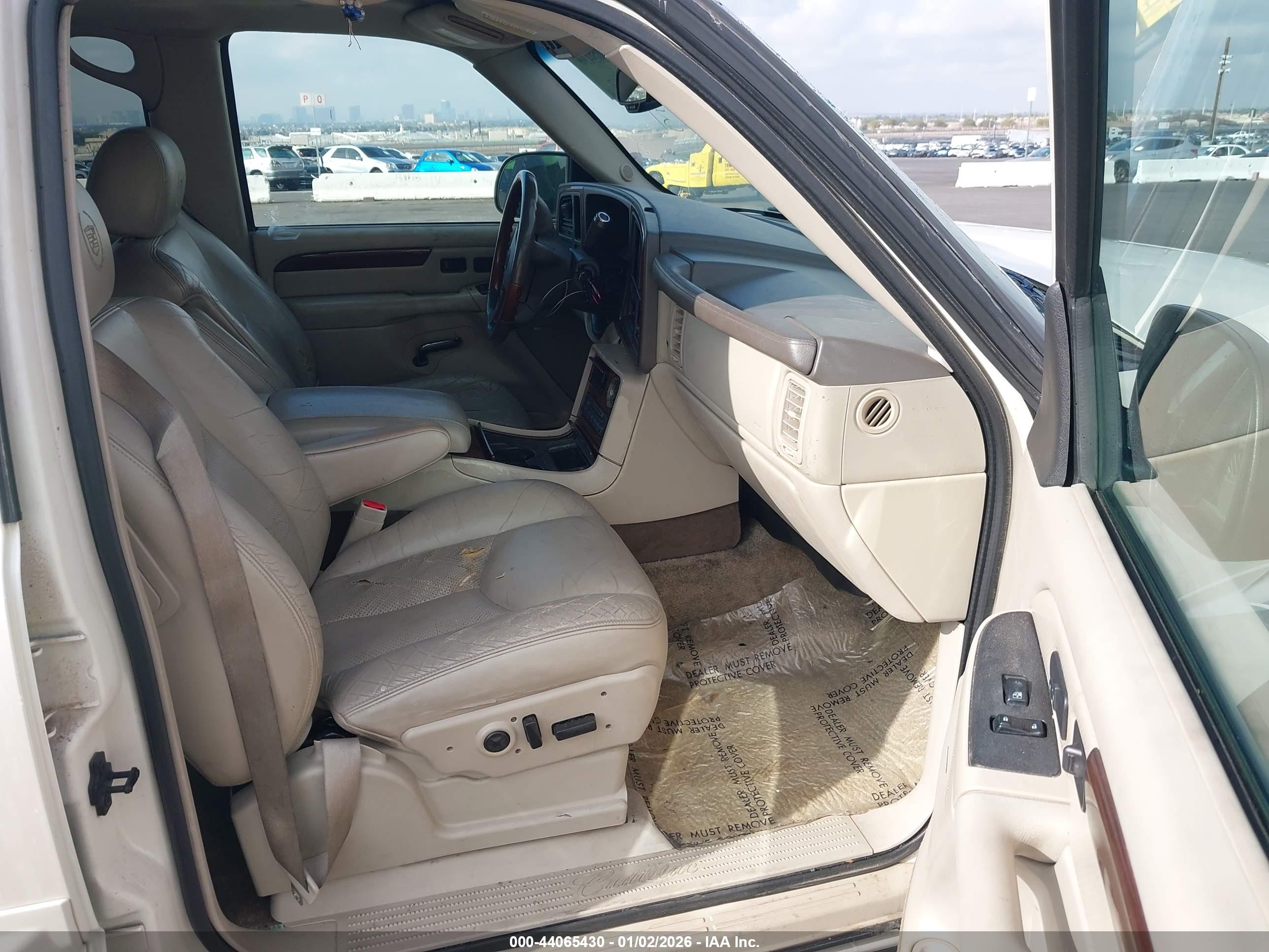 CADILLAC ESCALADE image 5