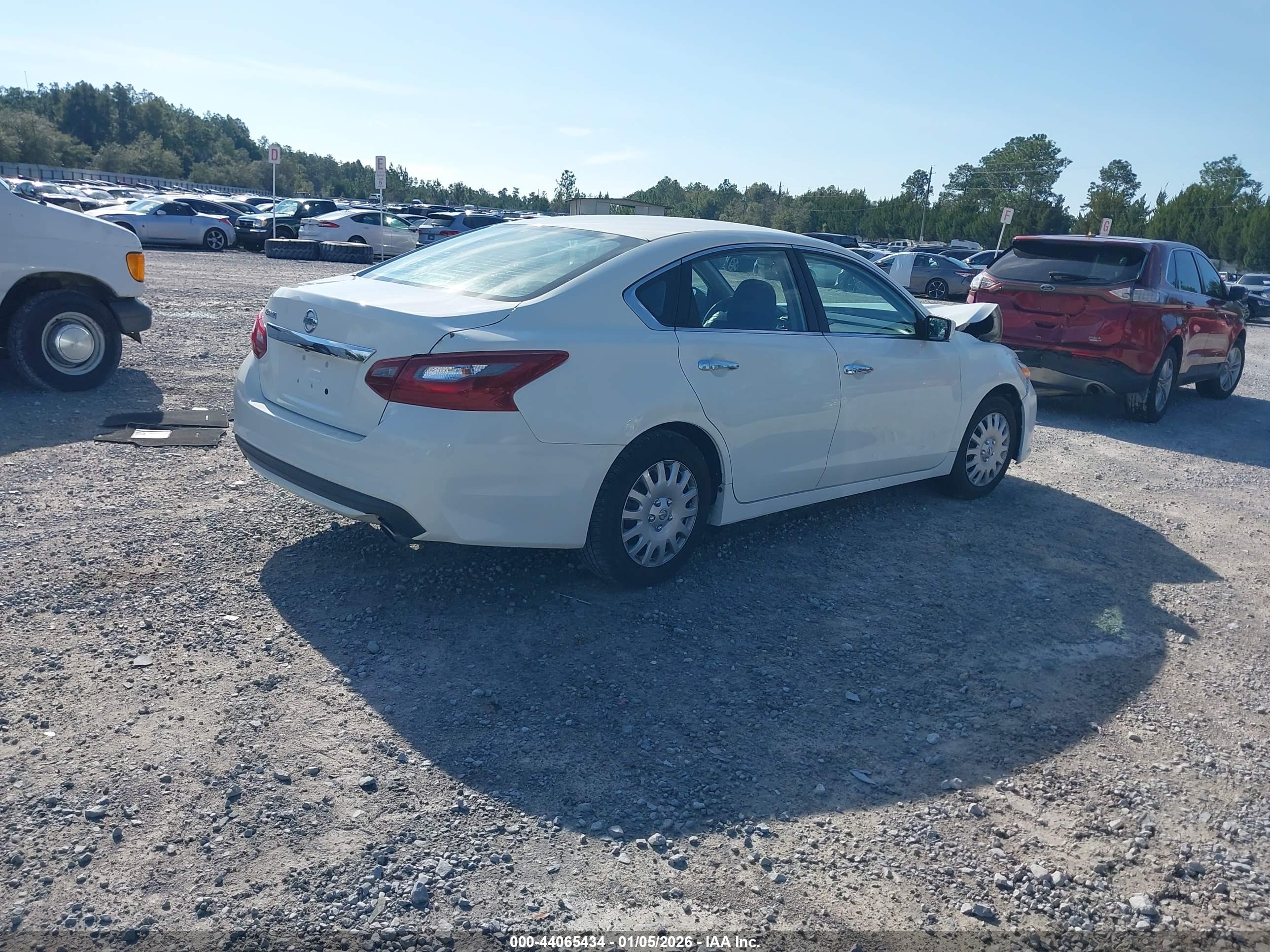 NISSAN ALTIMA image 4