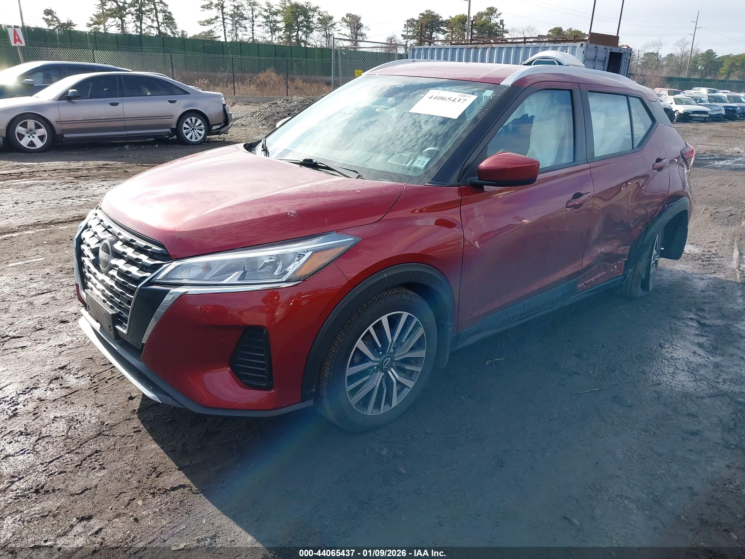 NISSAN KICKS image 2