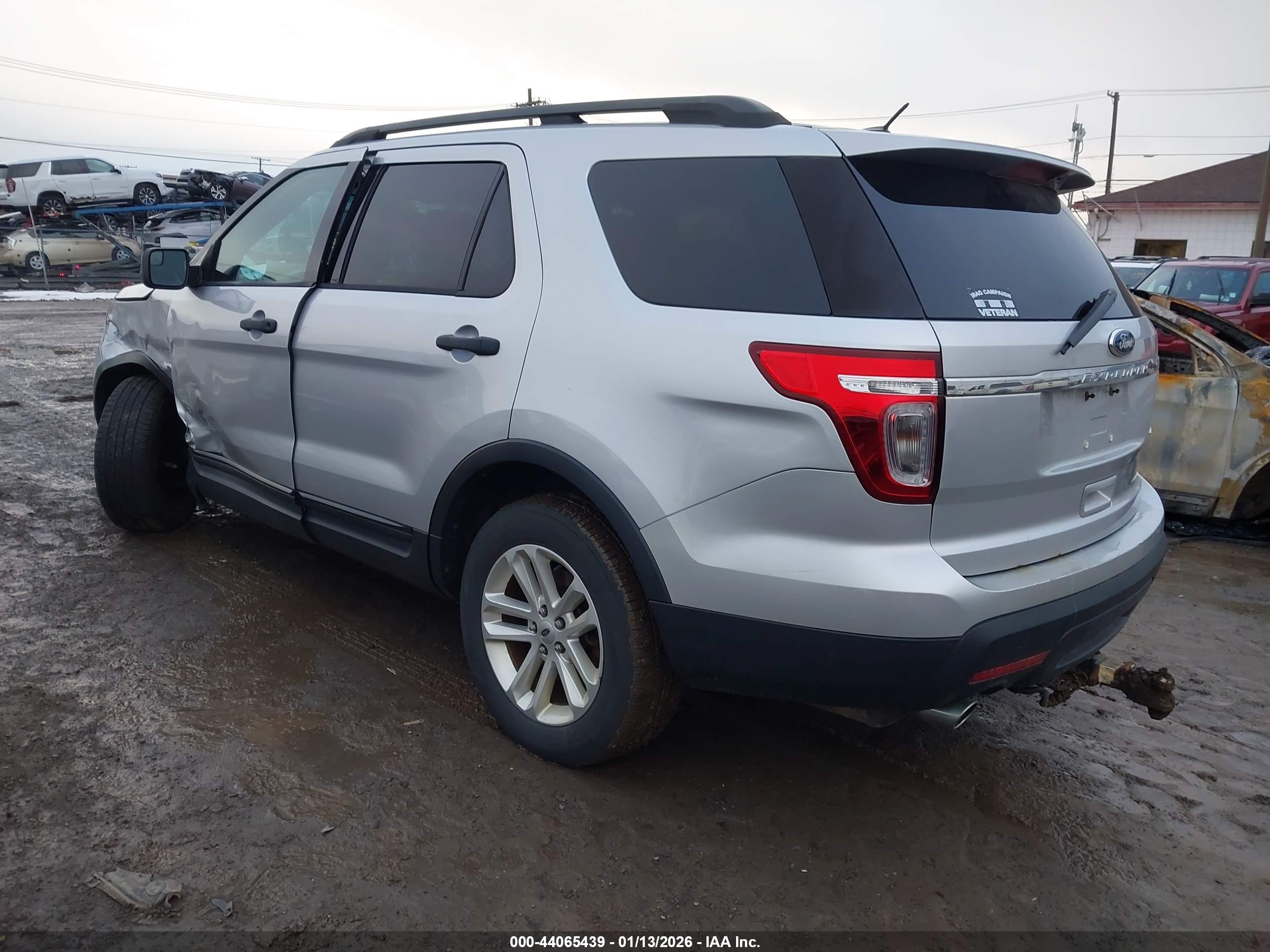 FORD EXPLORER image 3
