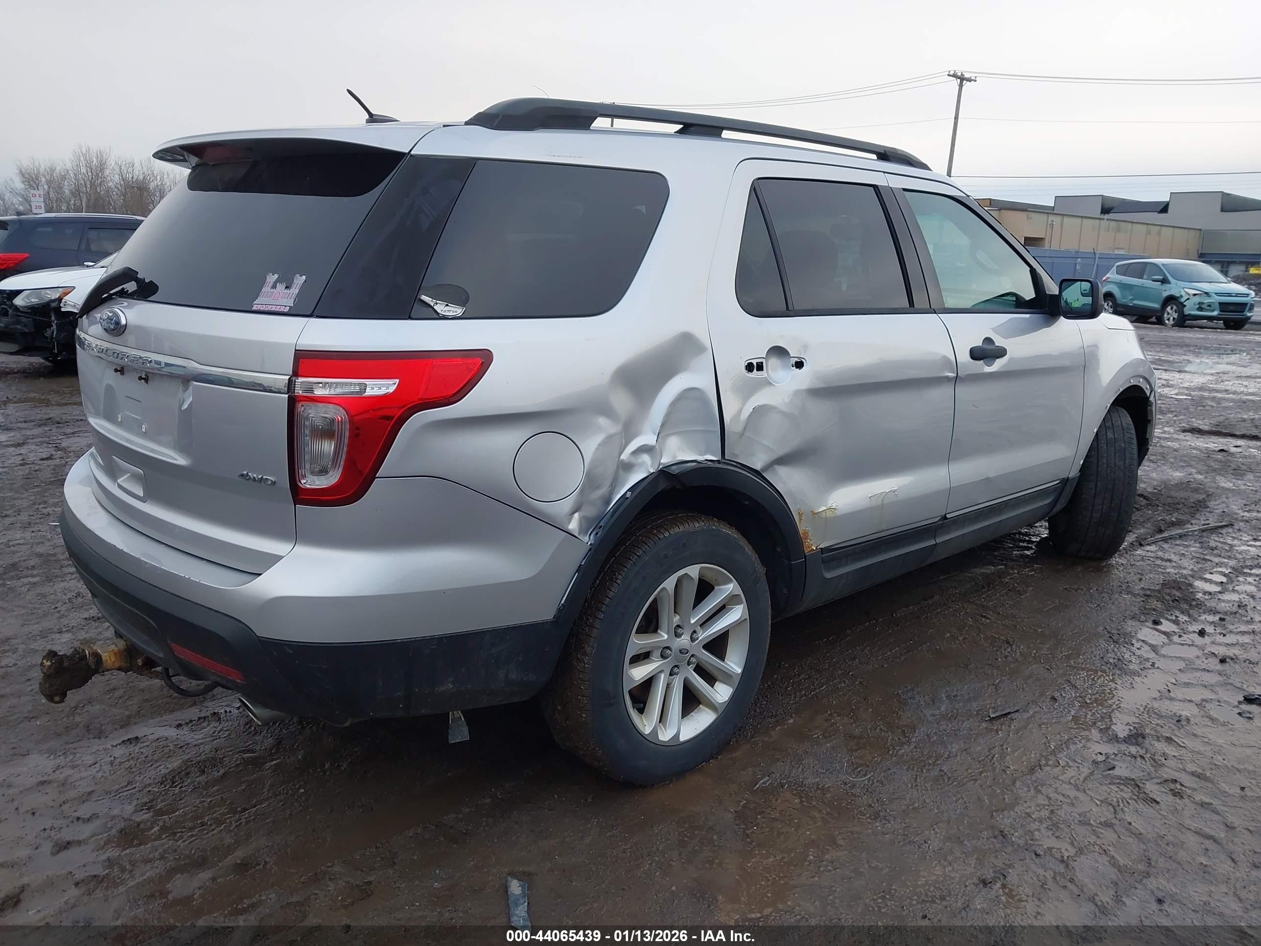 FORD EXPLORER image 4