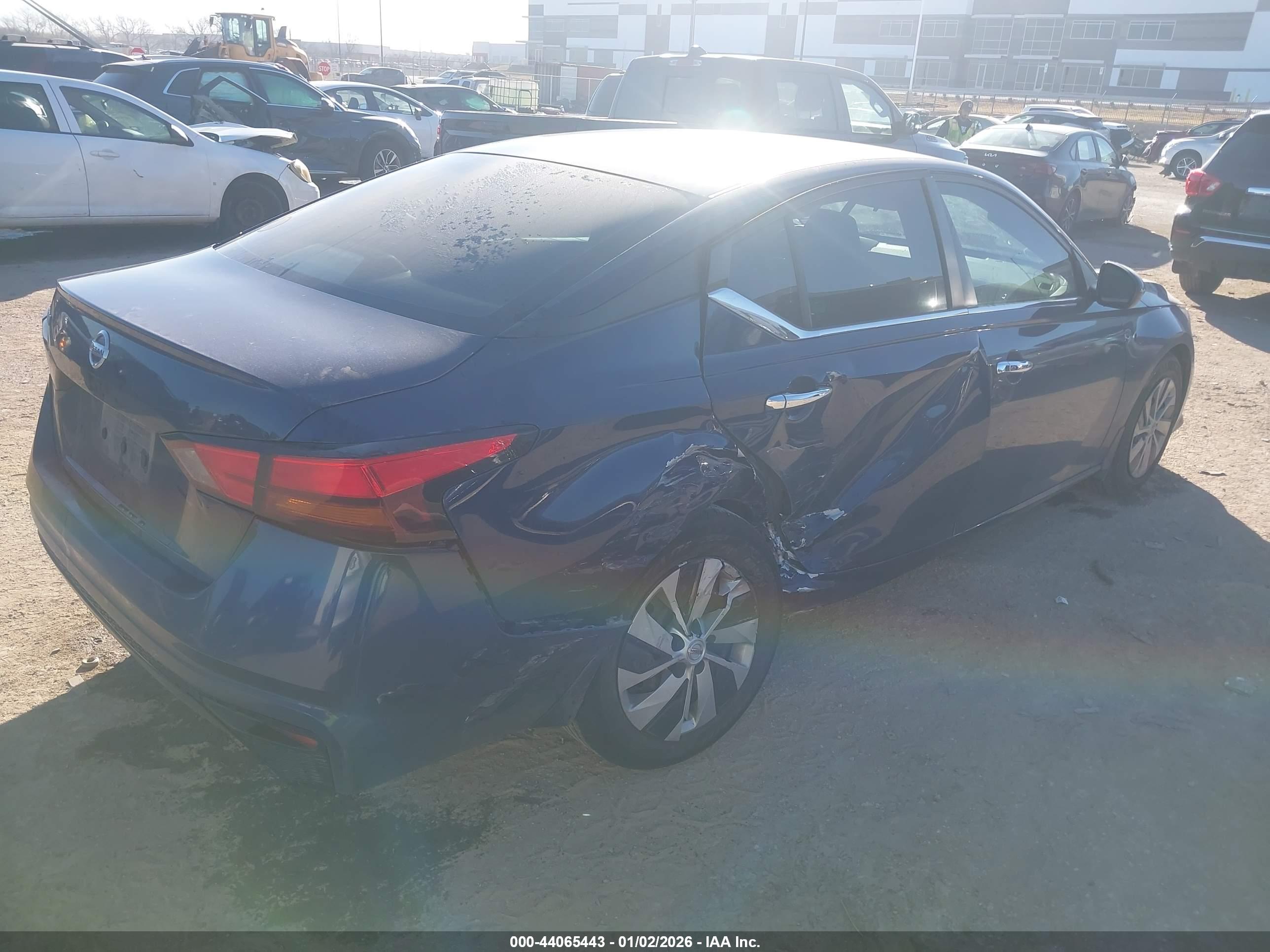 NISSAN ALTIMA image 4