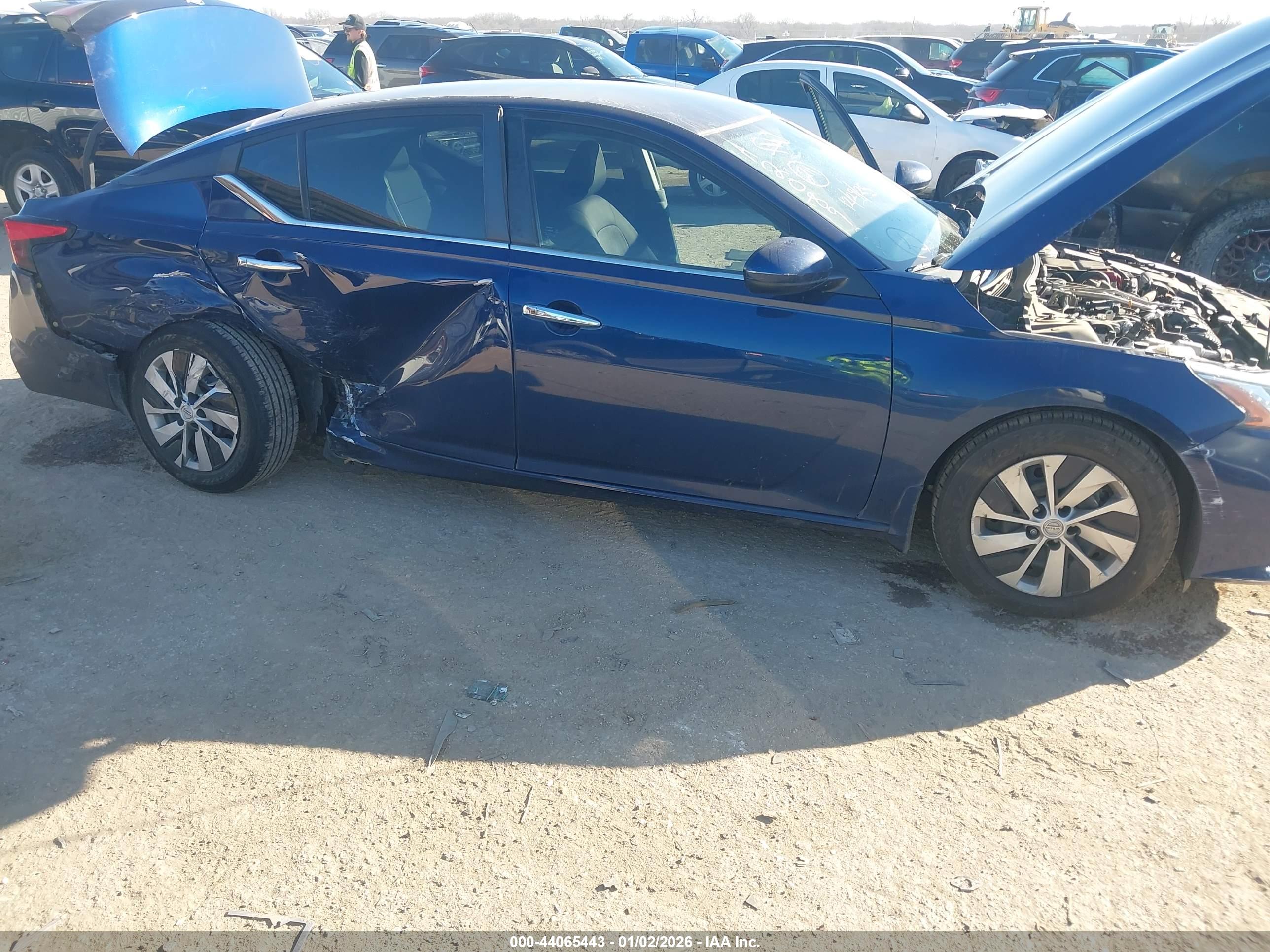 NISSAN ALTIMA image 6