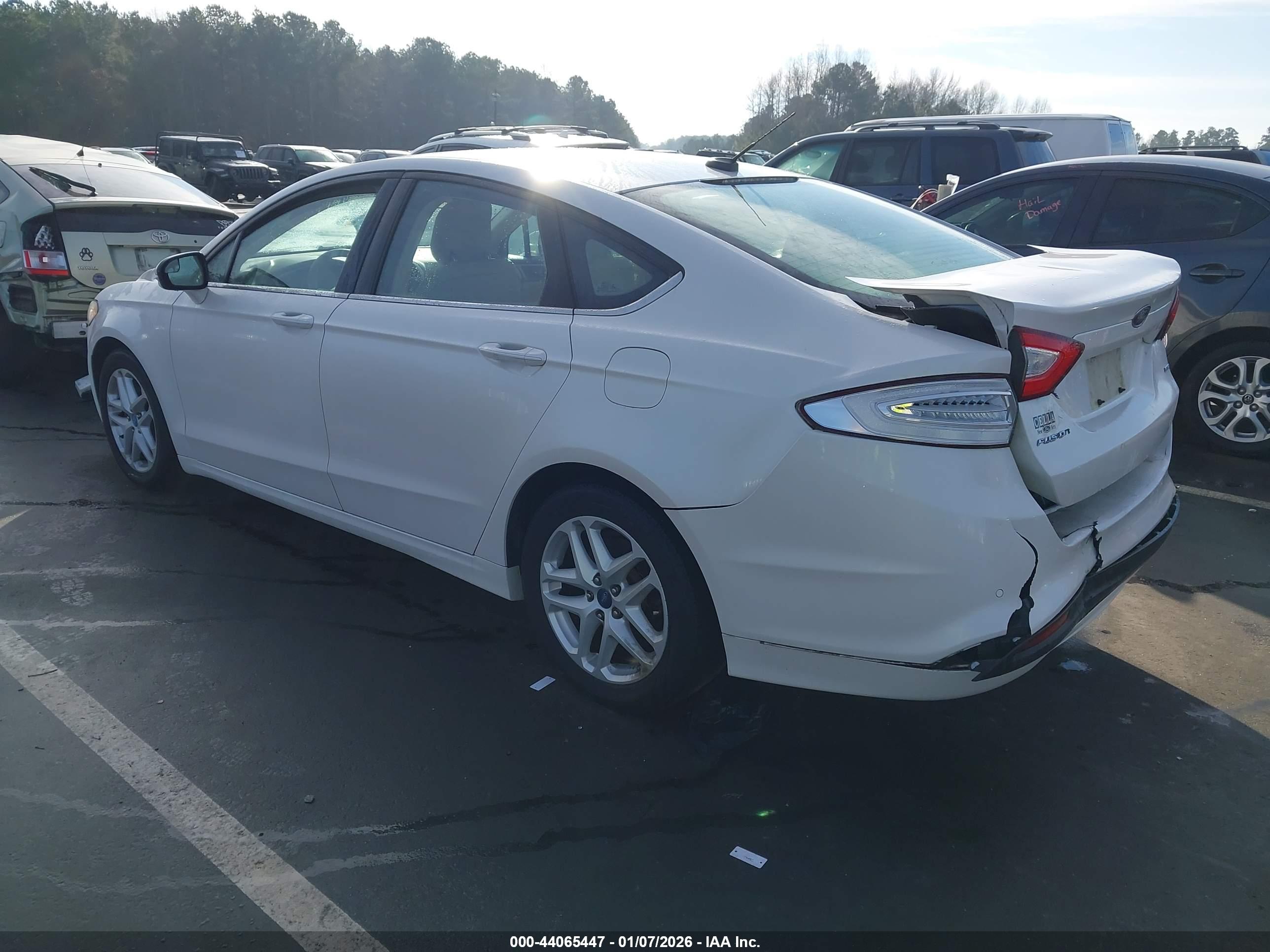 FORD FUSION image 3