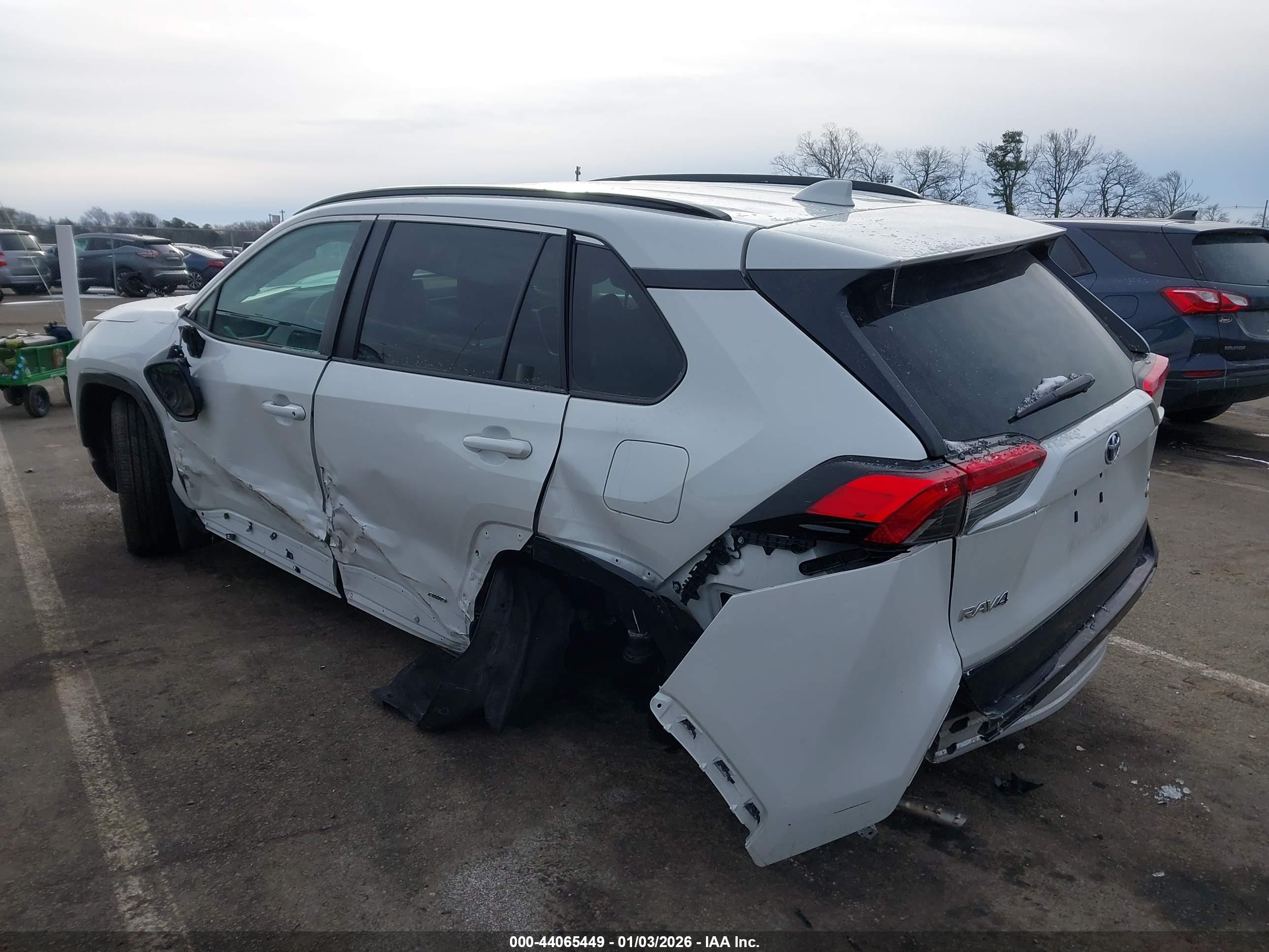 TOYOTA RAV4 image 6