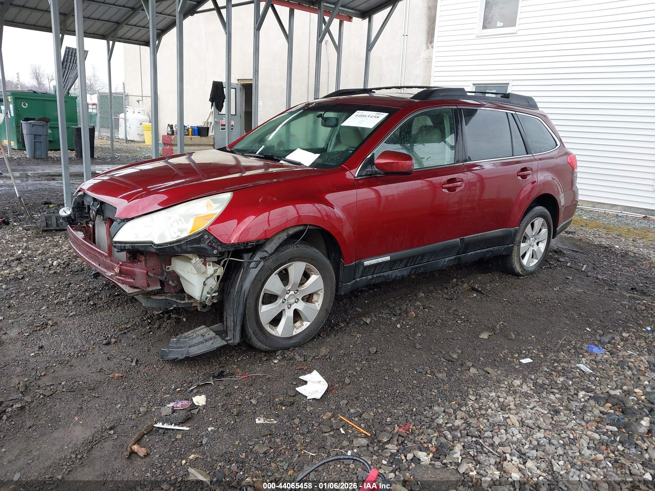 SUBARU OUTBACK image 2