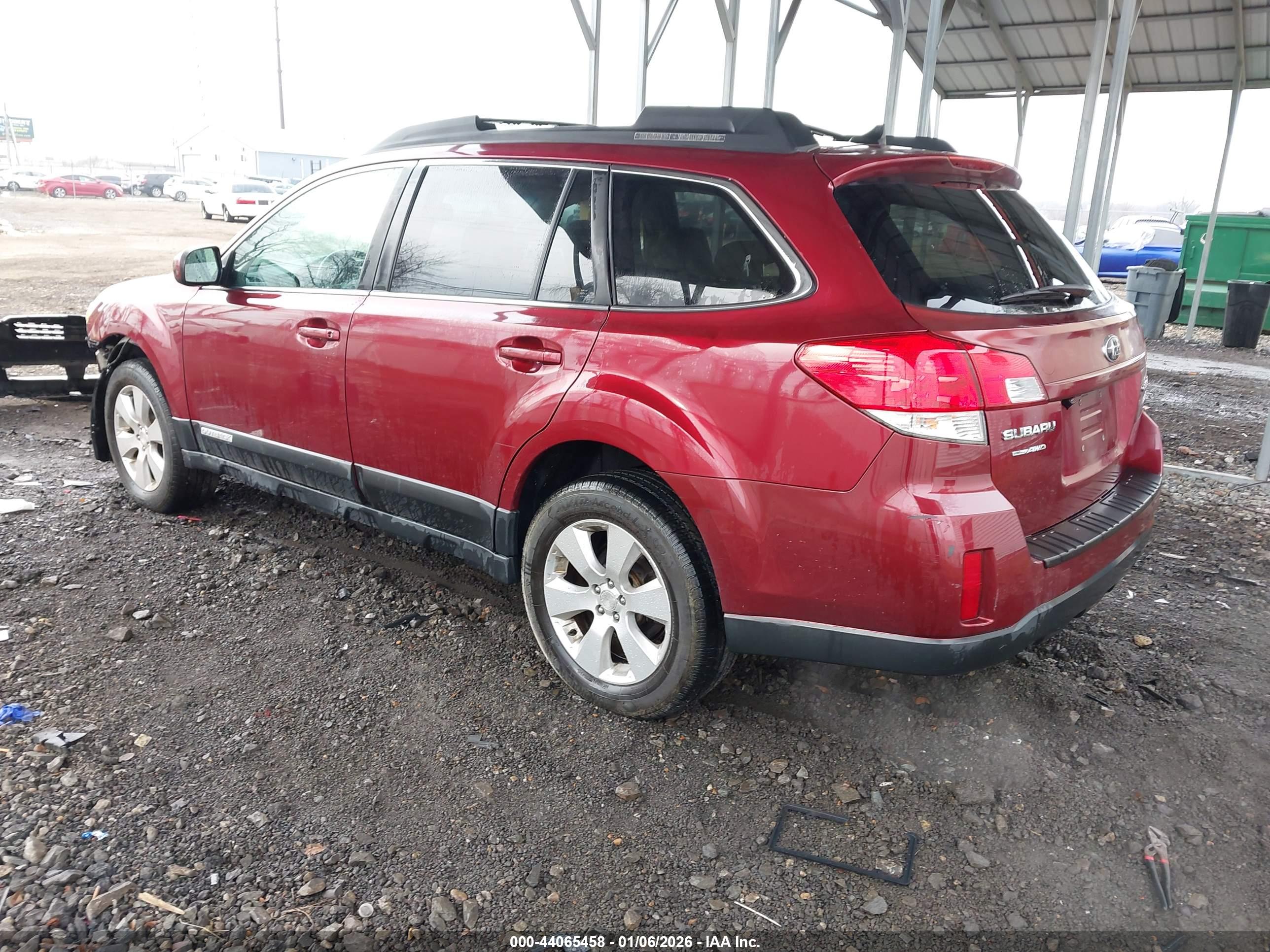 SUBARU OUTBACK image 3
