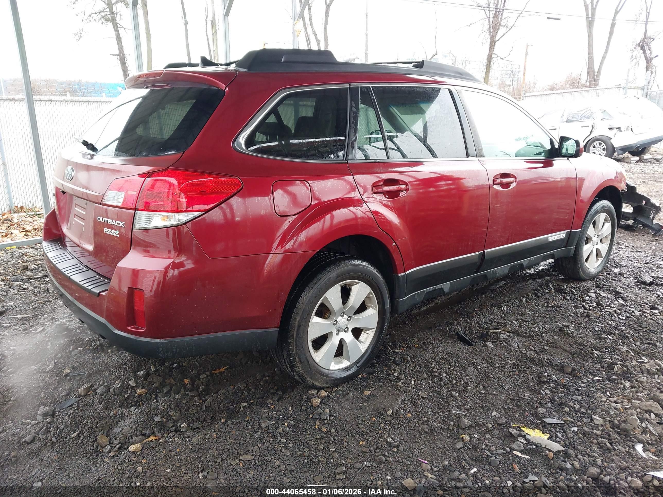 SUBARU OUTBACK image 4