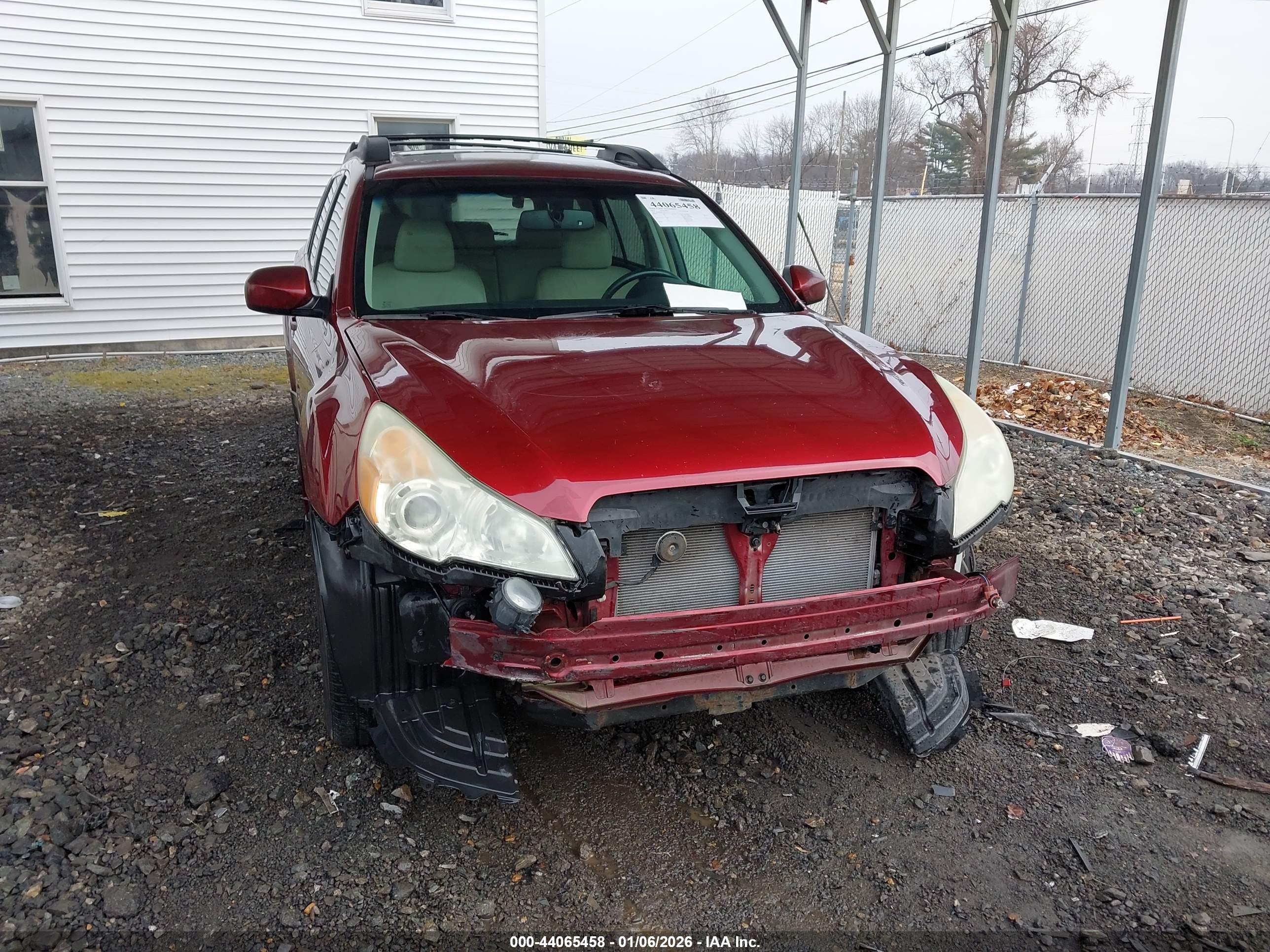 SUBARU OUTBACK image 6