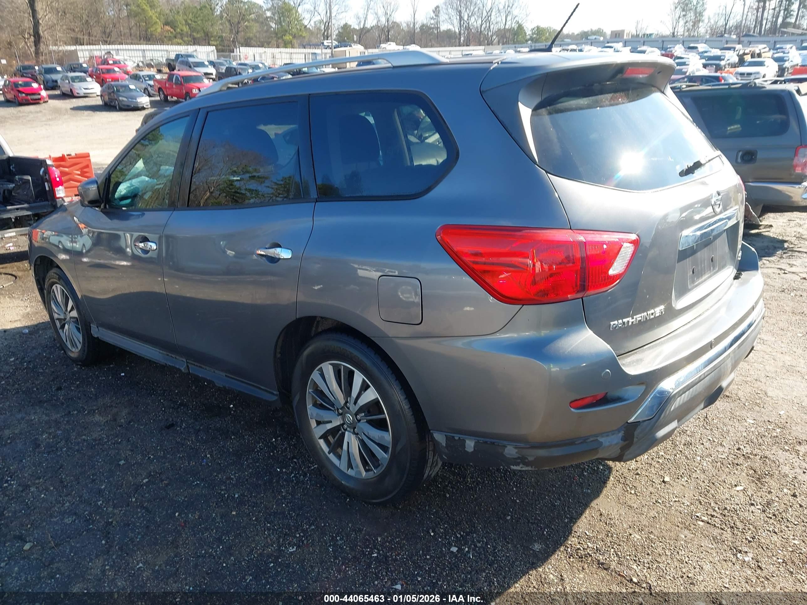 NISSAN PATHFINDER image 3
