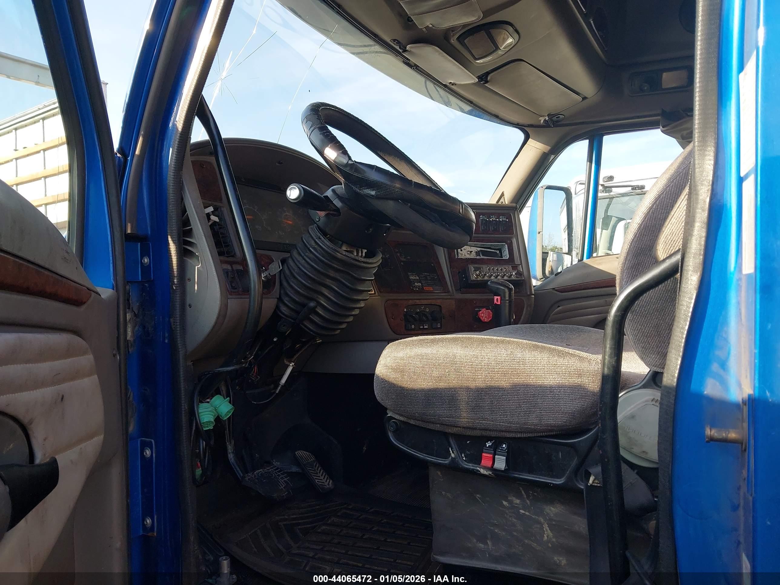 KENWORTH CONSTRUCTION image 7