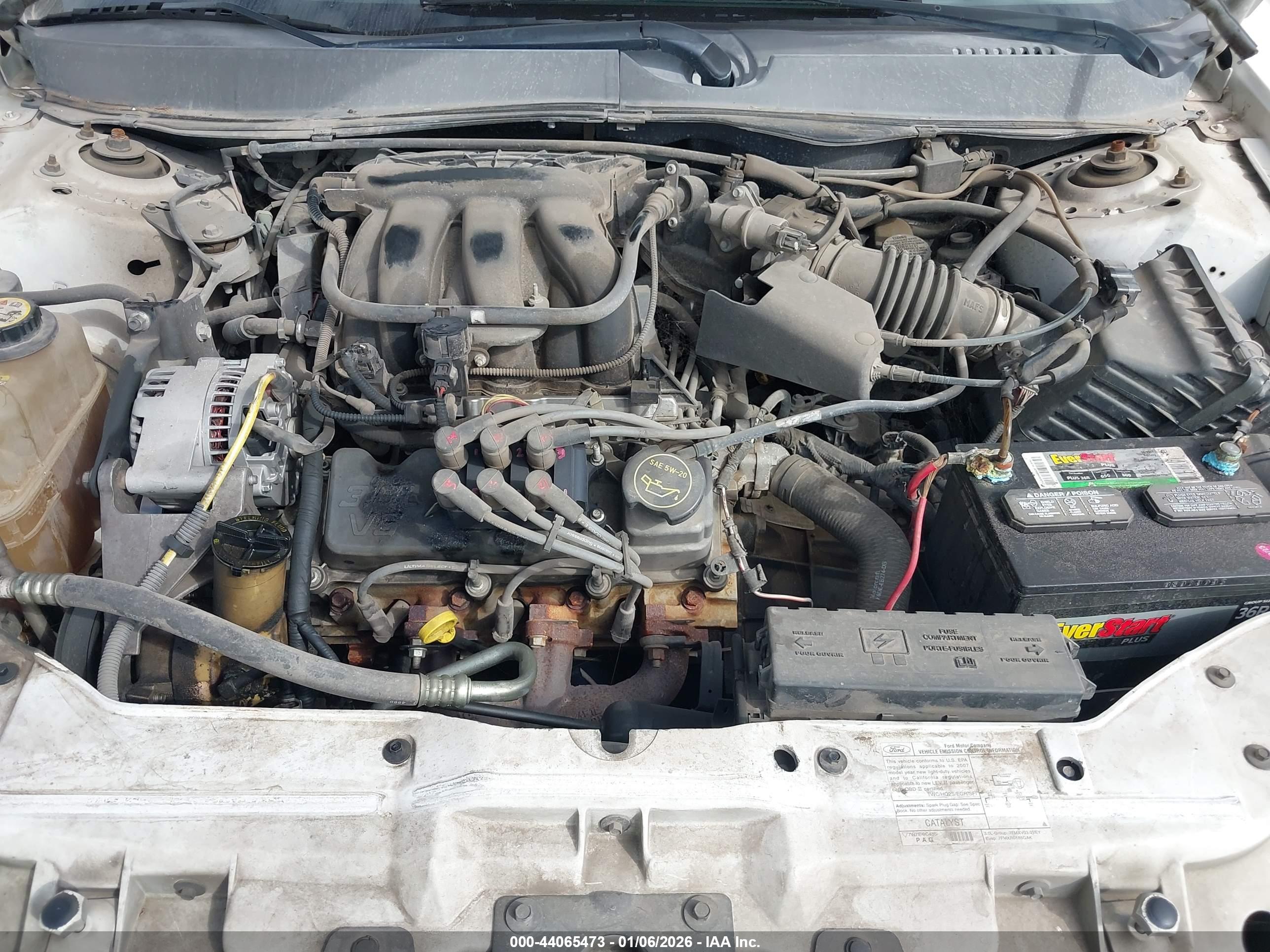 FORD TAURUS image 10