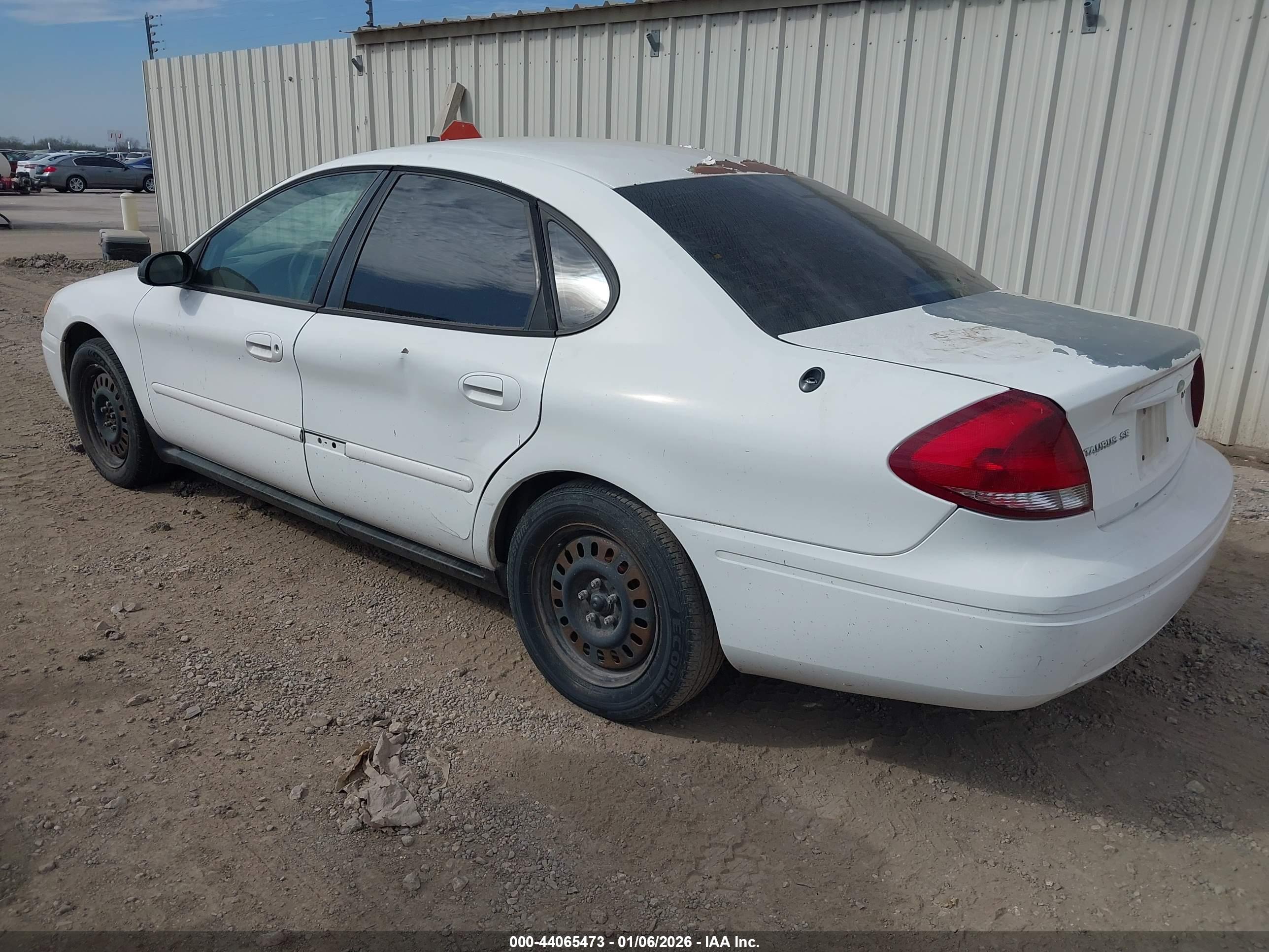 FORD TAURUS image 3