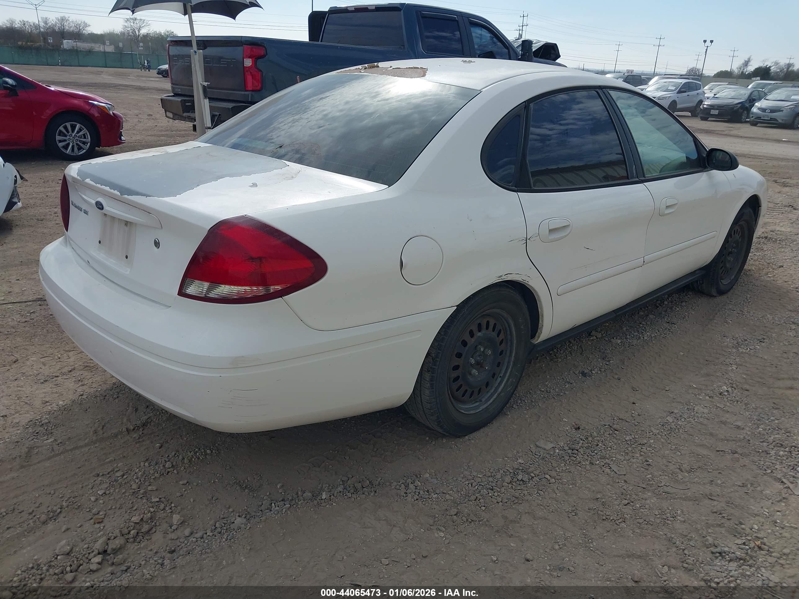 FORD TAURUS image 4