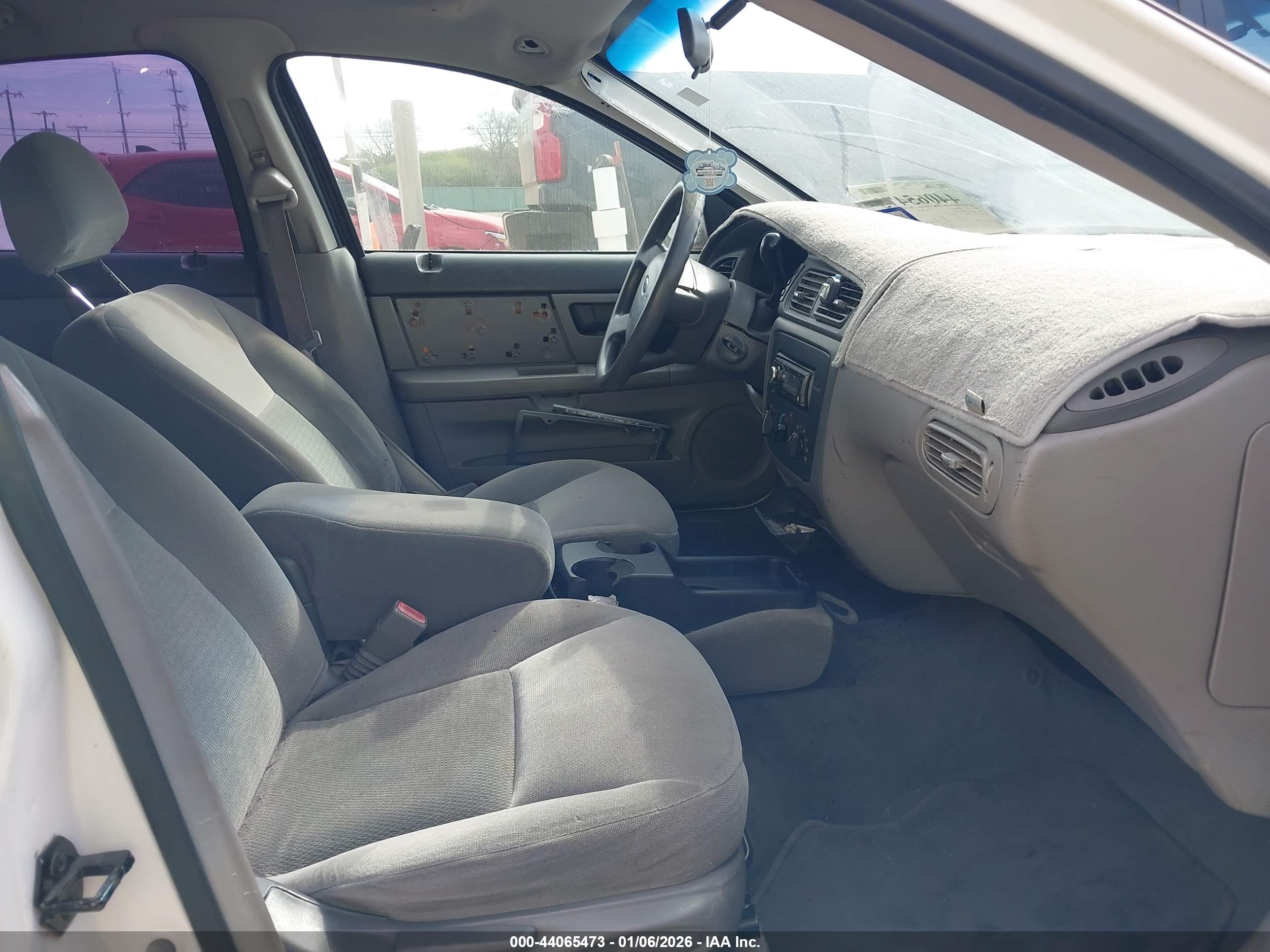 FORD TAURUS image 5
