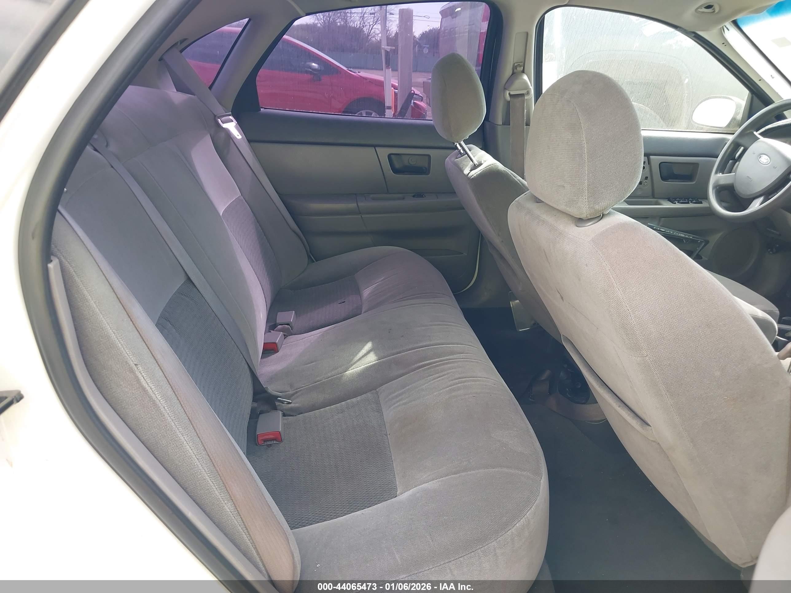FORD TAURUS image 8