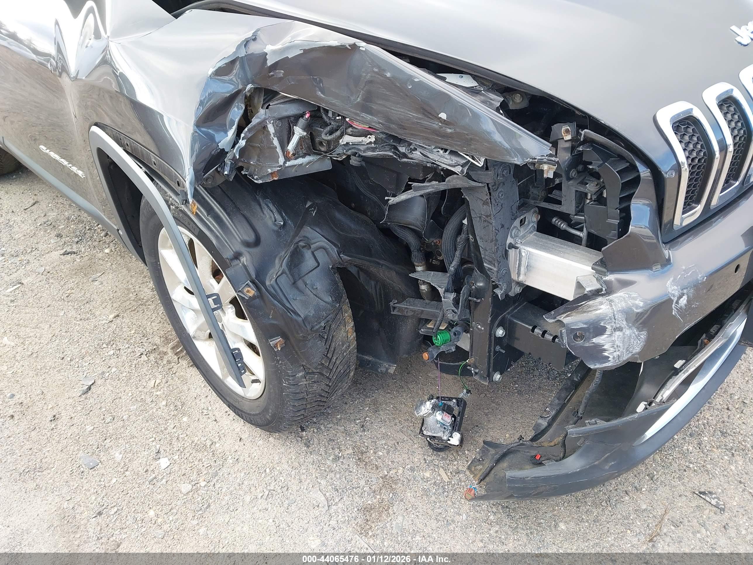 JEEP CHEROKEE image 6