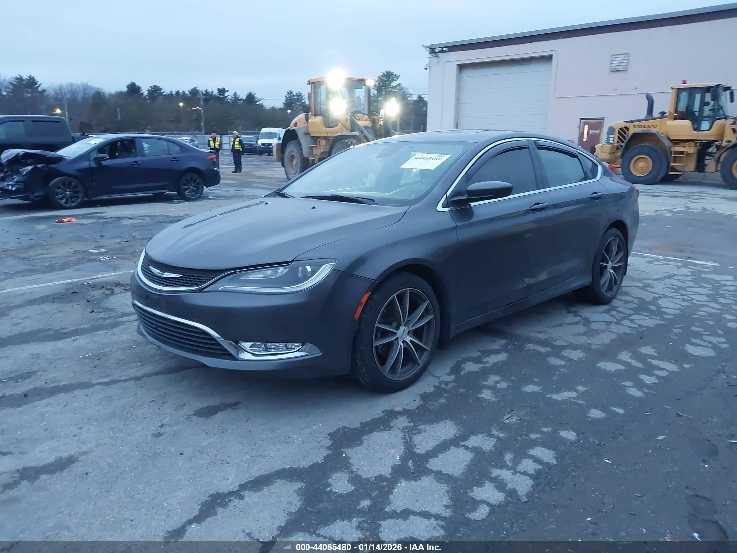CHRYSLER 200 image 2