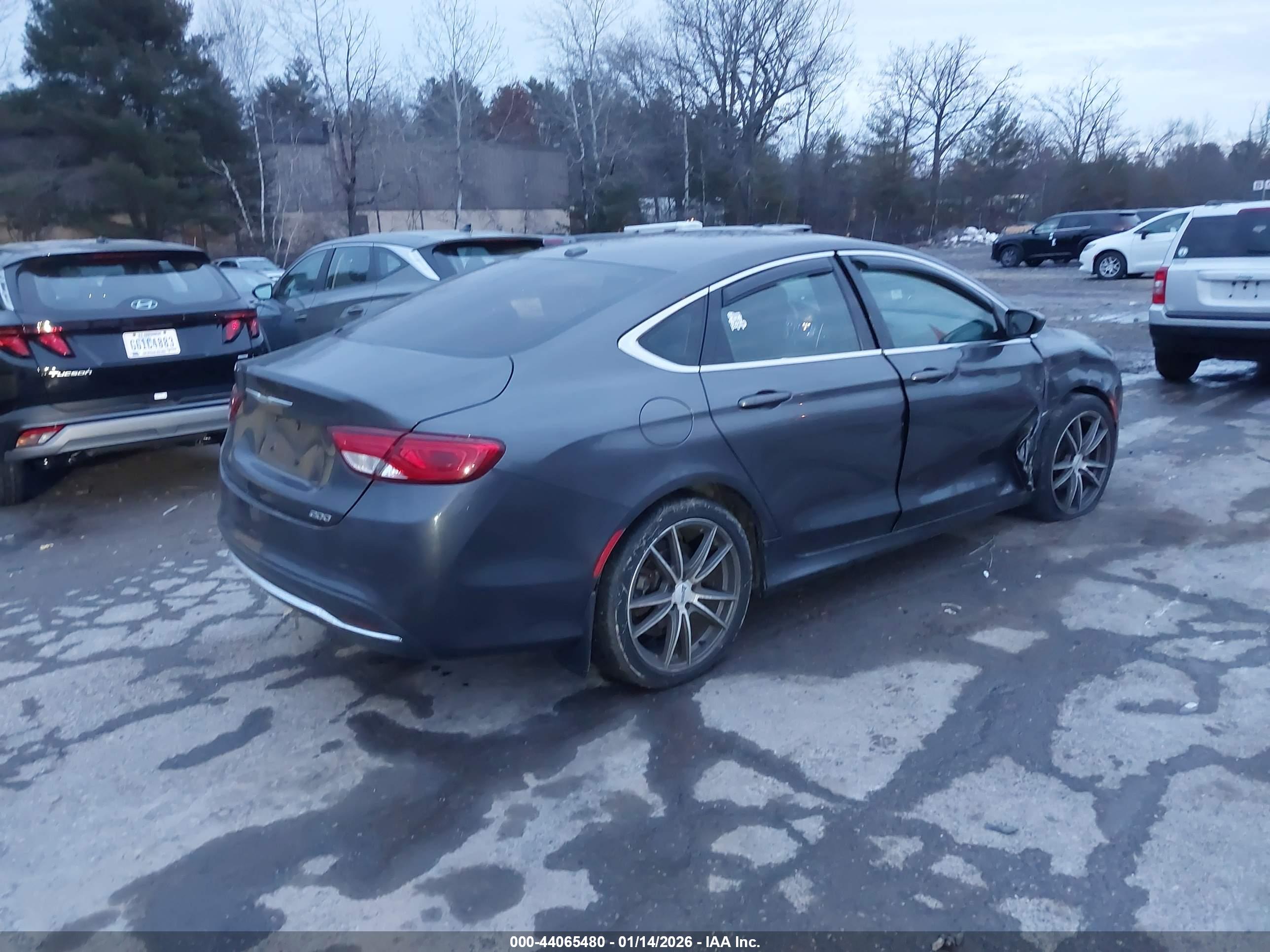 CHRYSLER 200 image 4