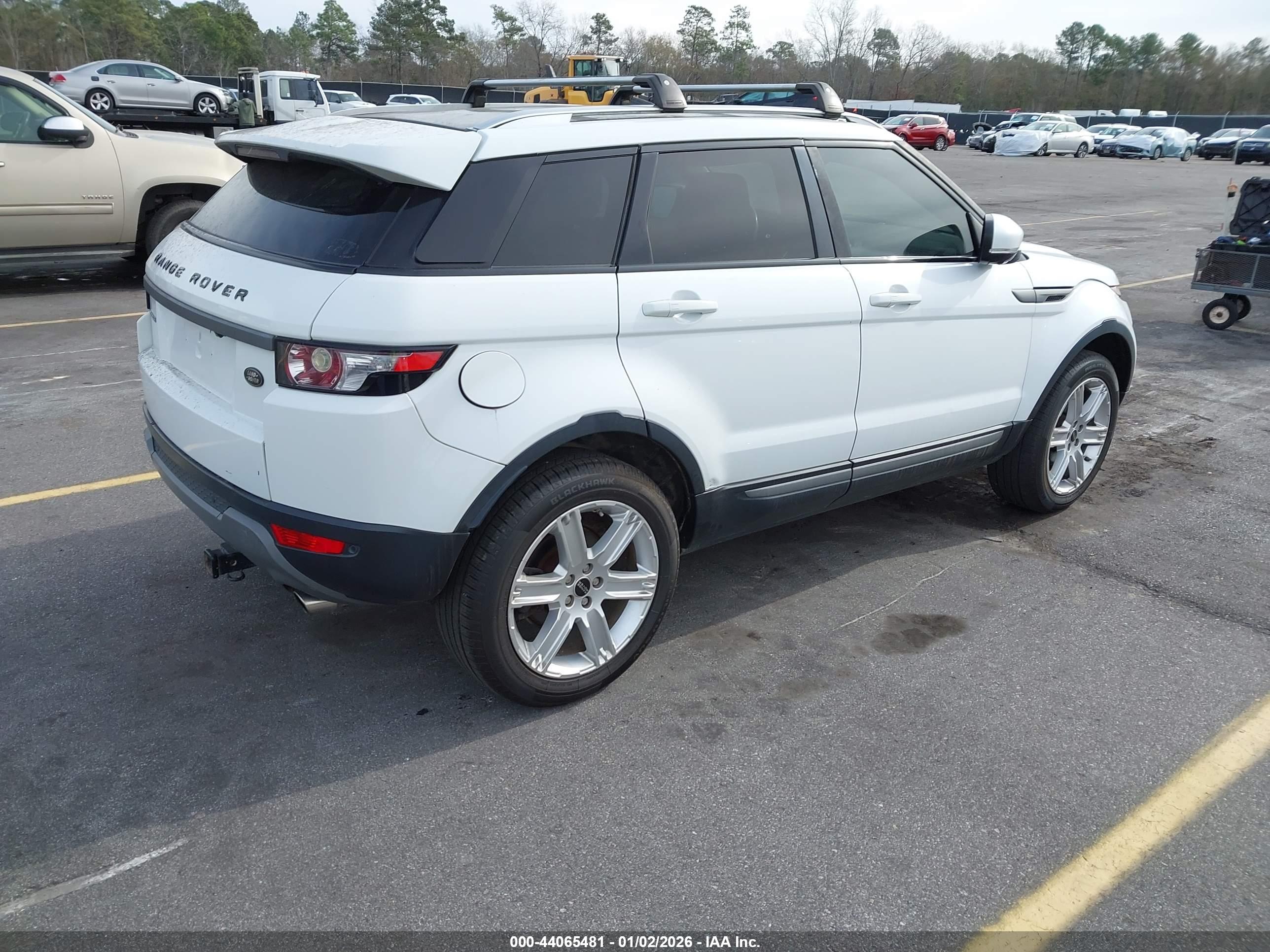 LAND ROVER image 4