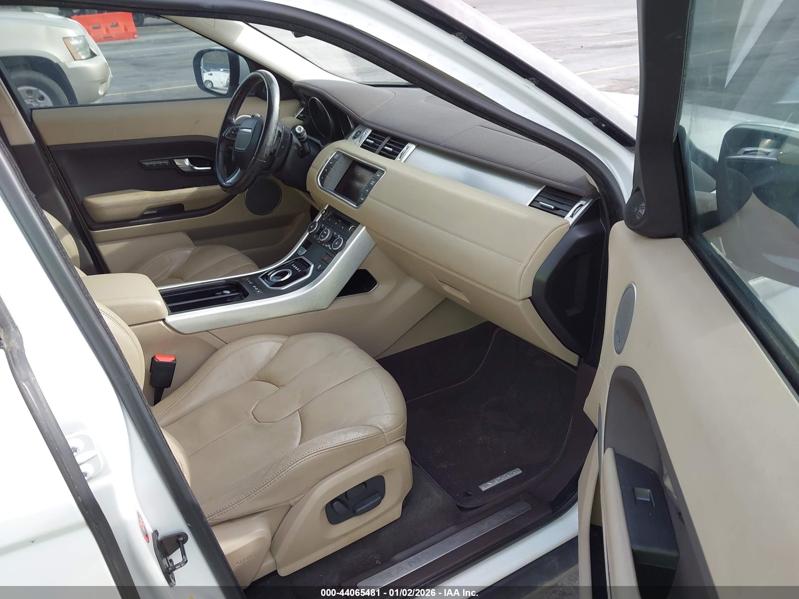 LAND ROVER image 5