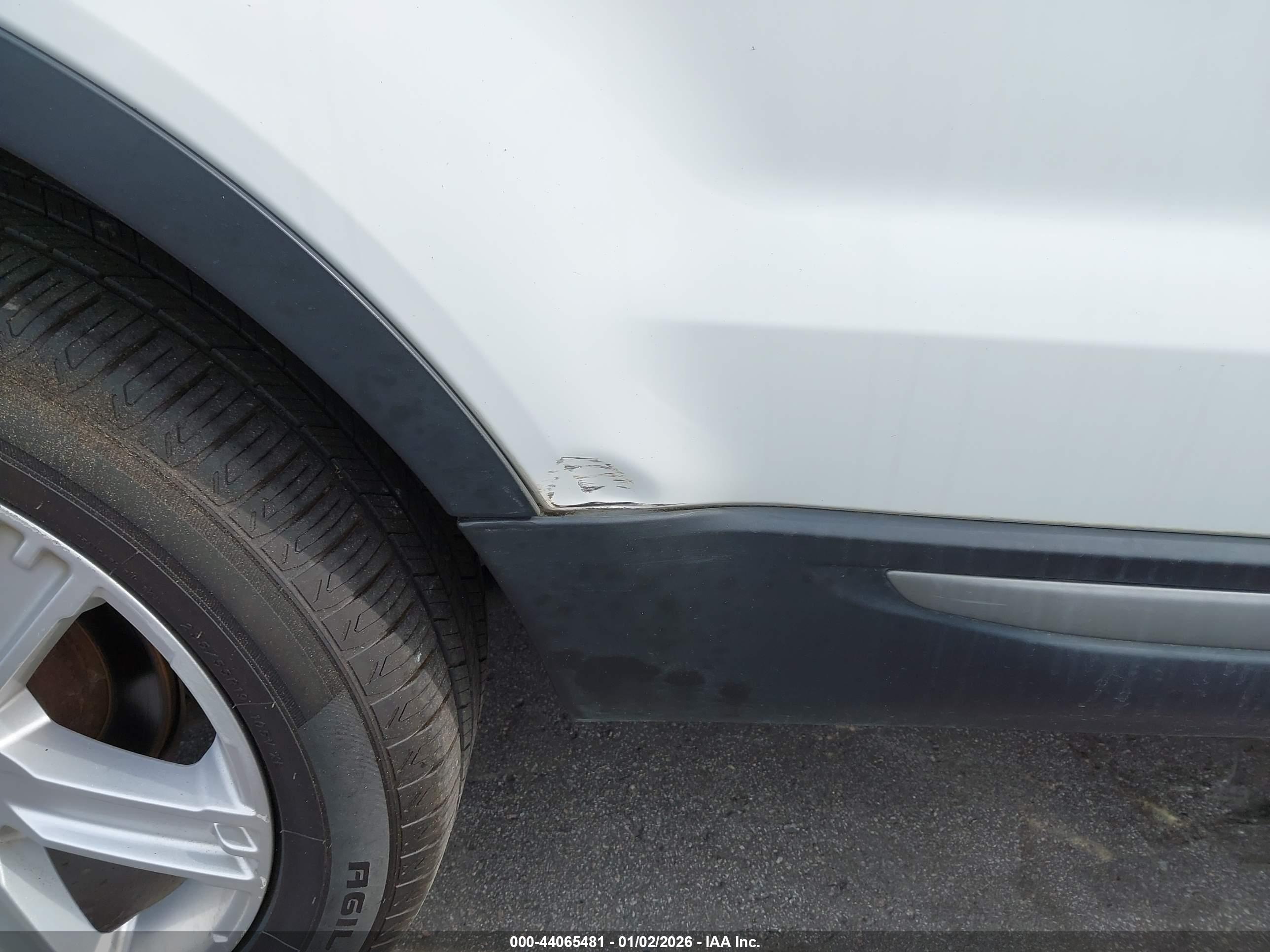 LAND ROVER image 6