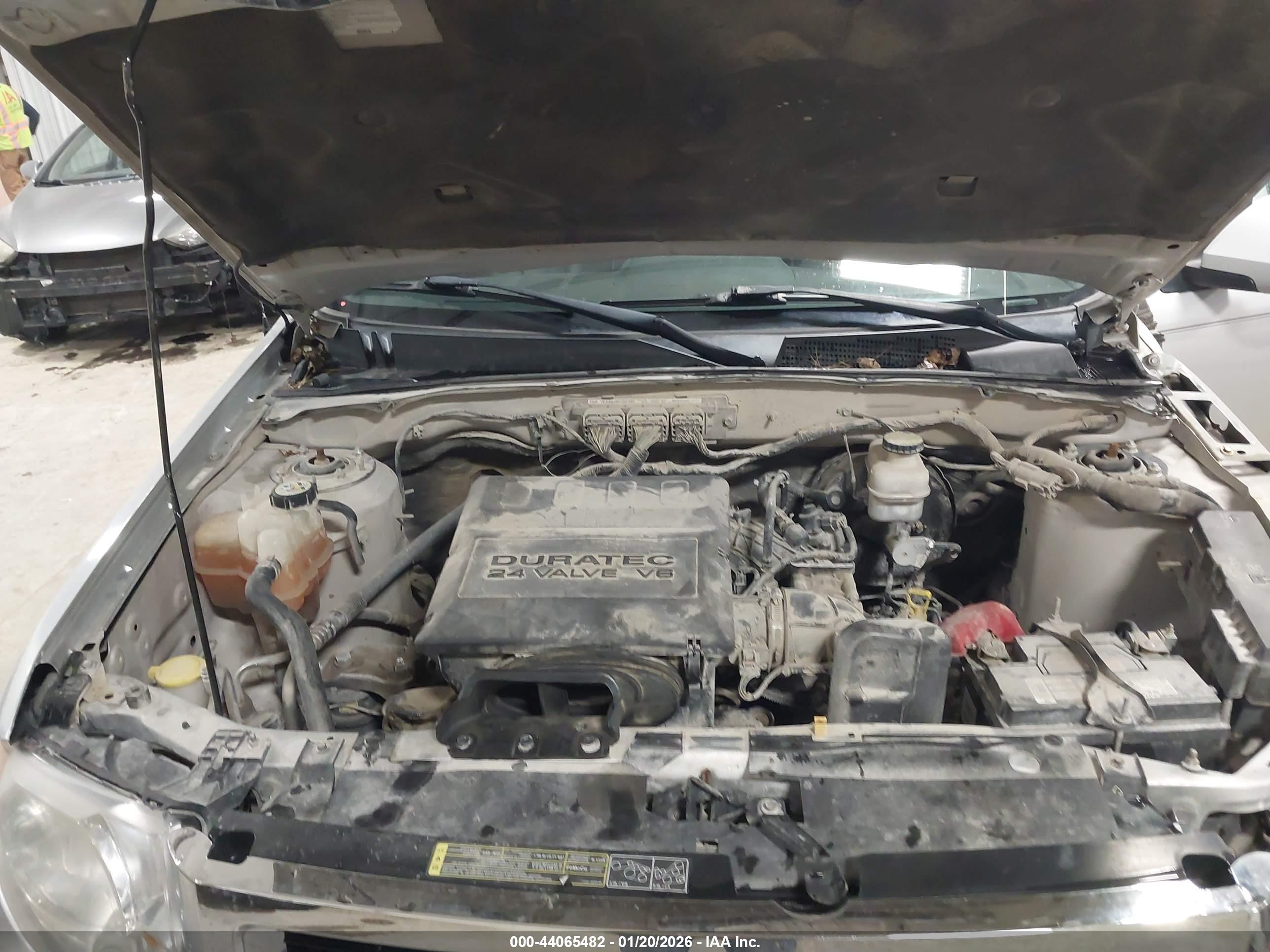 FORD ESCAPE image 10