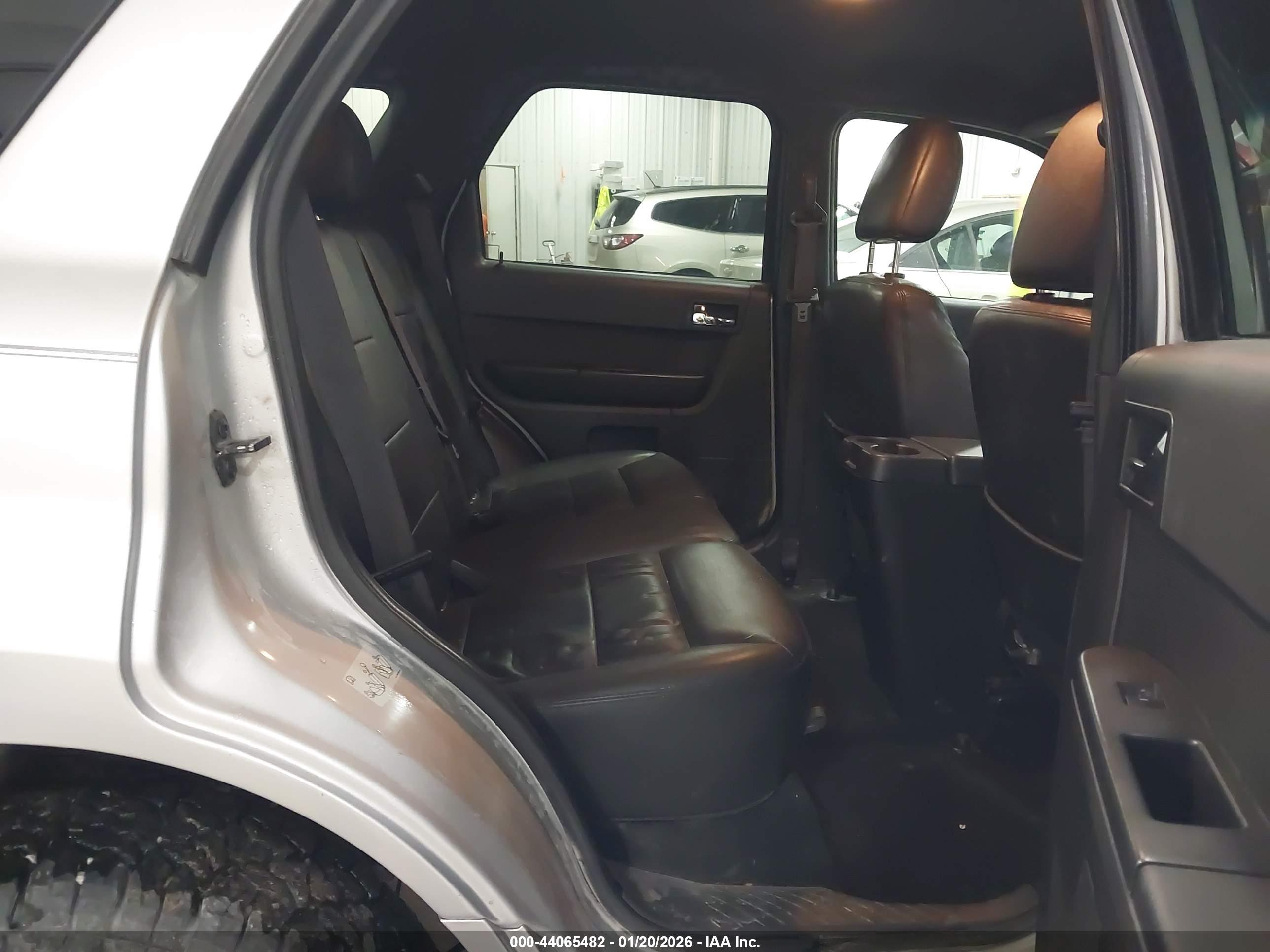 FORD ESCAPE image 8