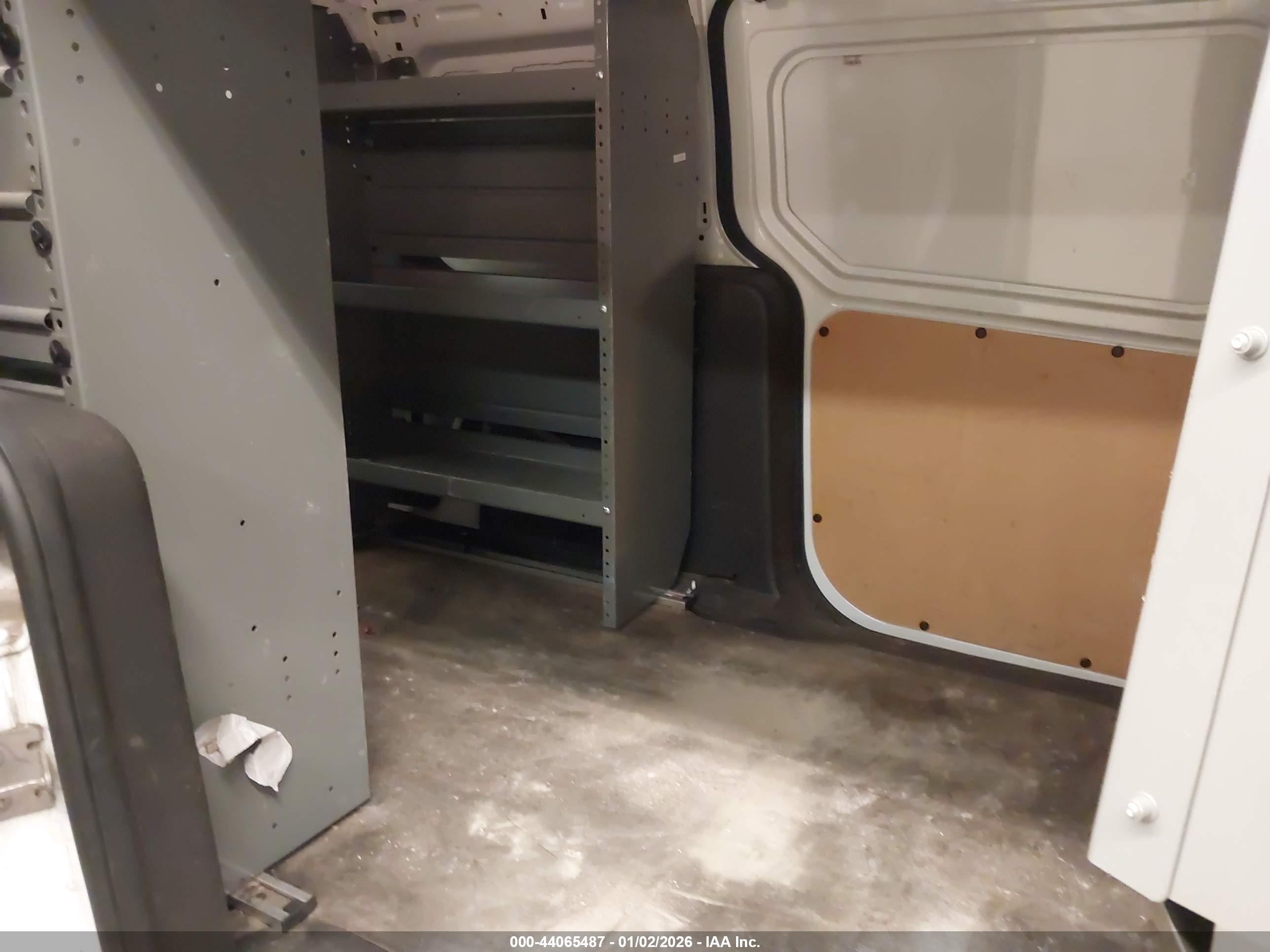 FORD TRANSIT image 8