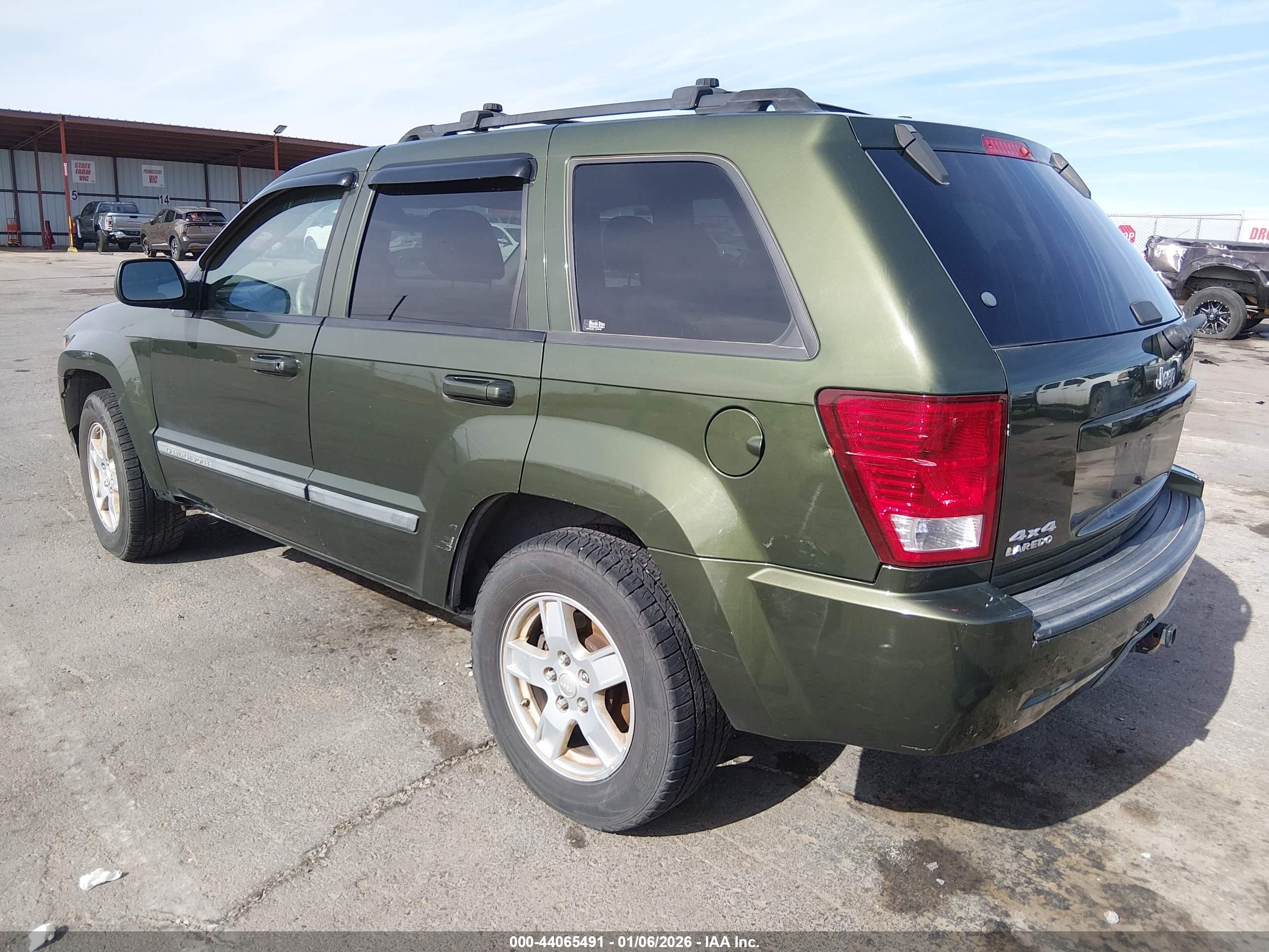 JEEP GRAND image 3